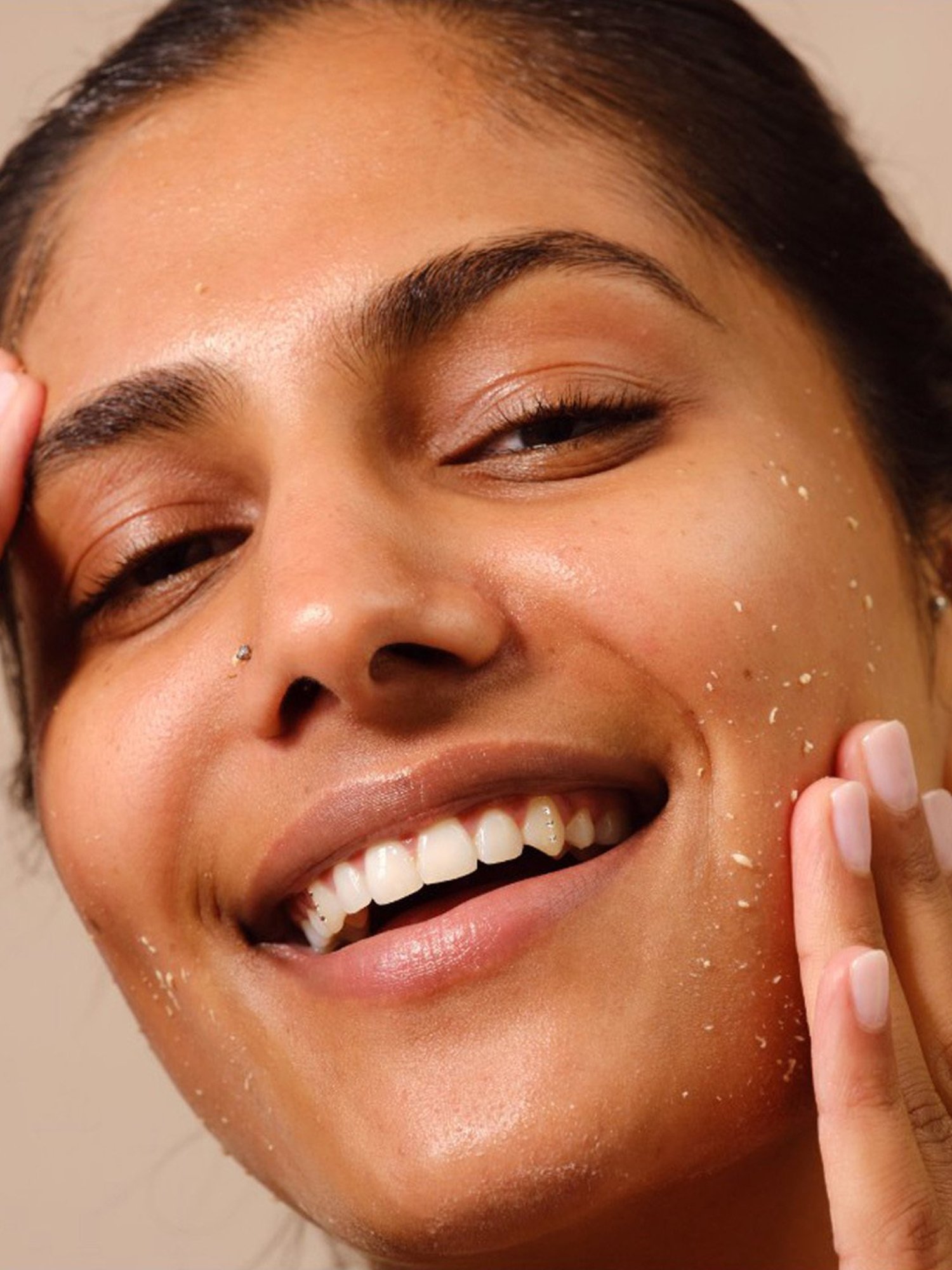 The Body Shop Vitamin C Glow Revealing Liquid Peel - 100 ml