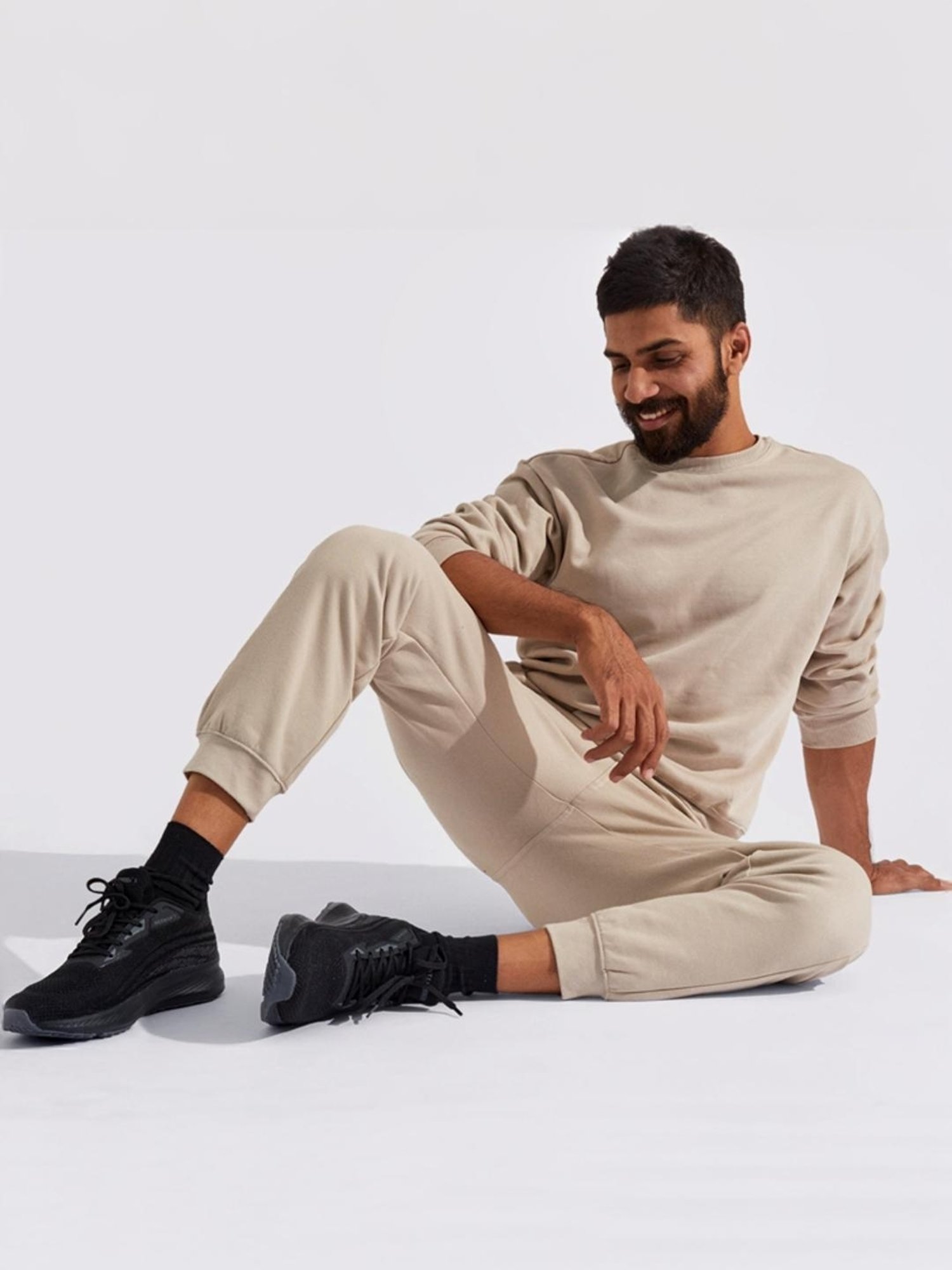 Neemans Men's Dashing Black Training Shoes