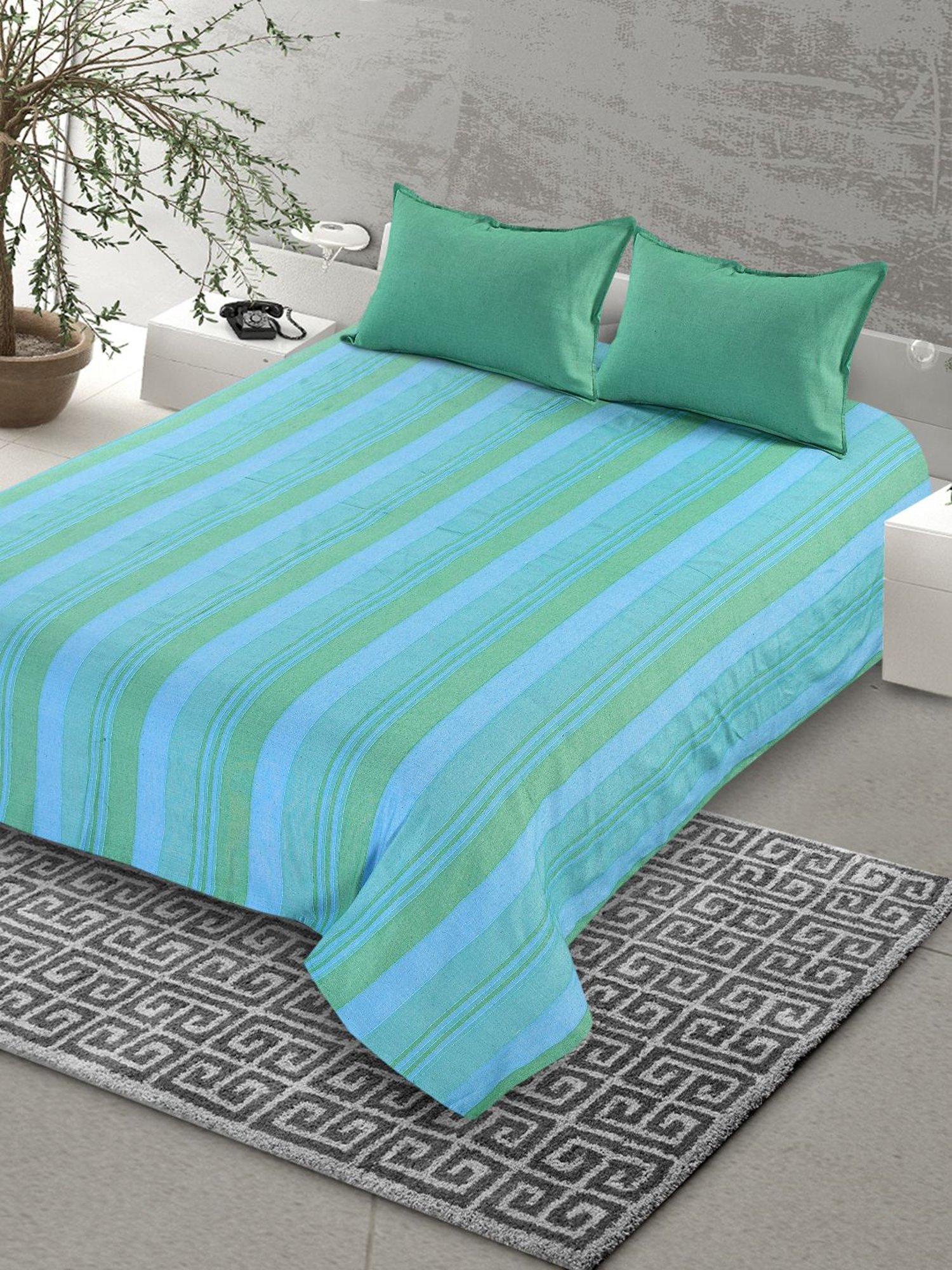 Saral Home Abstract Green 155 TC Cotton King Sized Bed Sheet with 2 Pillow Covers