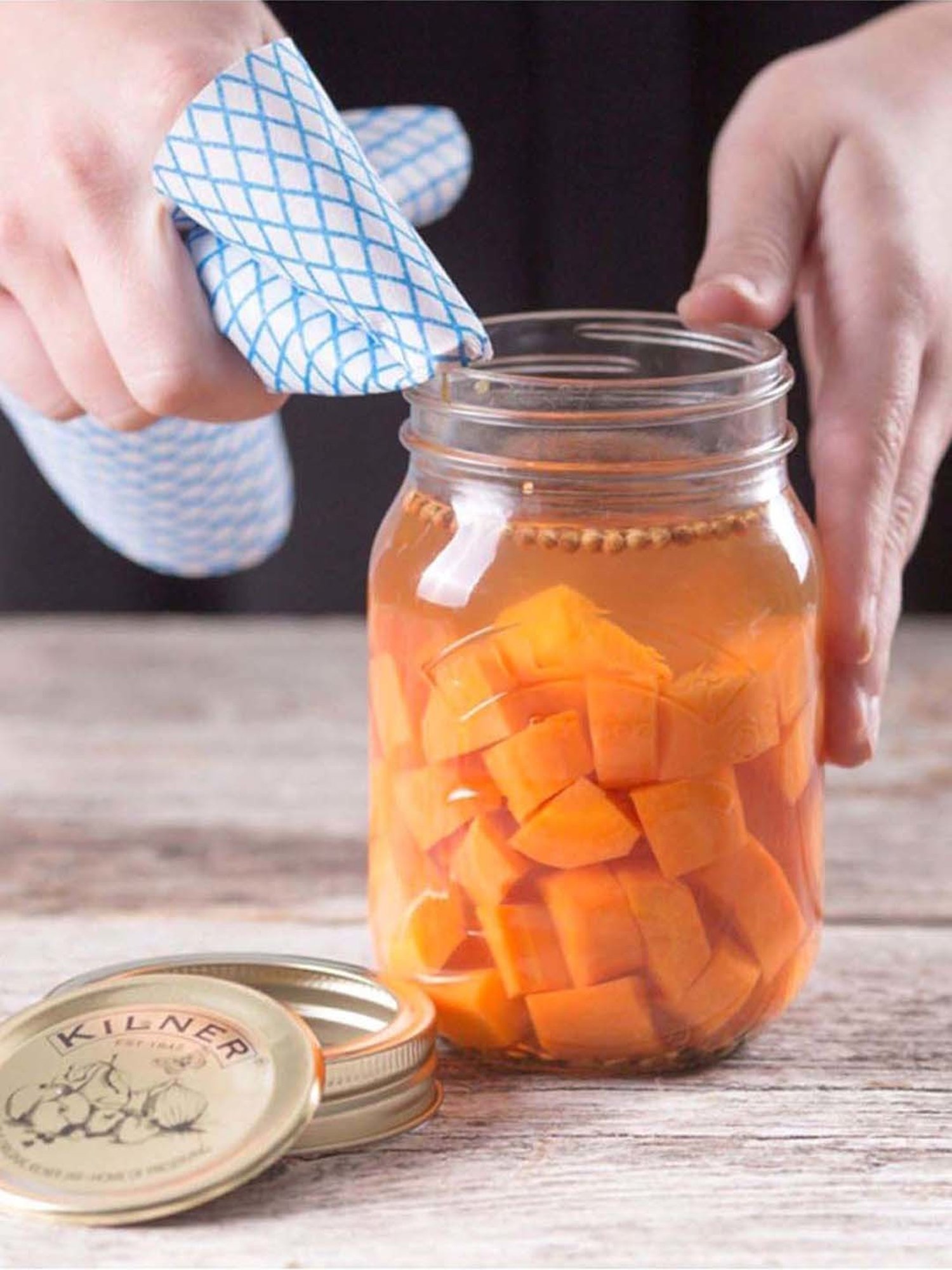 Kilner Transparent Glass Preserve Jar (0.5 L)