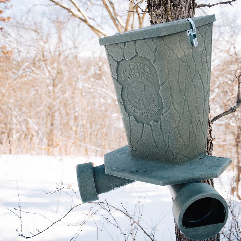 Banks Outdoors Gravity Fed Tree and Post Mountable Weatherproof Feed Bank Deer and Game Hunting Feeder with 40 Pound Capacity, Green