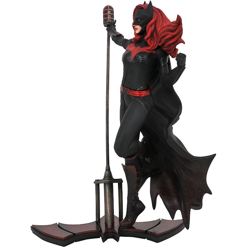 Diamond Select DC Gallery 9 Inch PVC Statue | Elseworld Batwoman