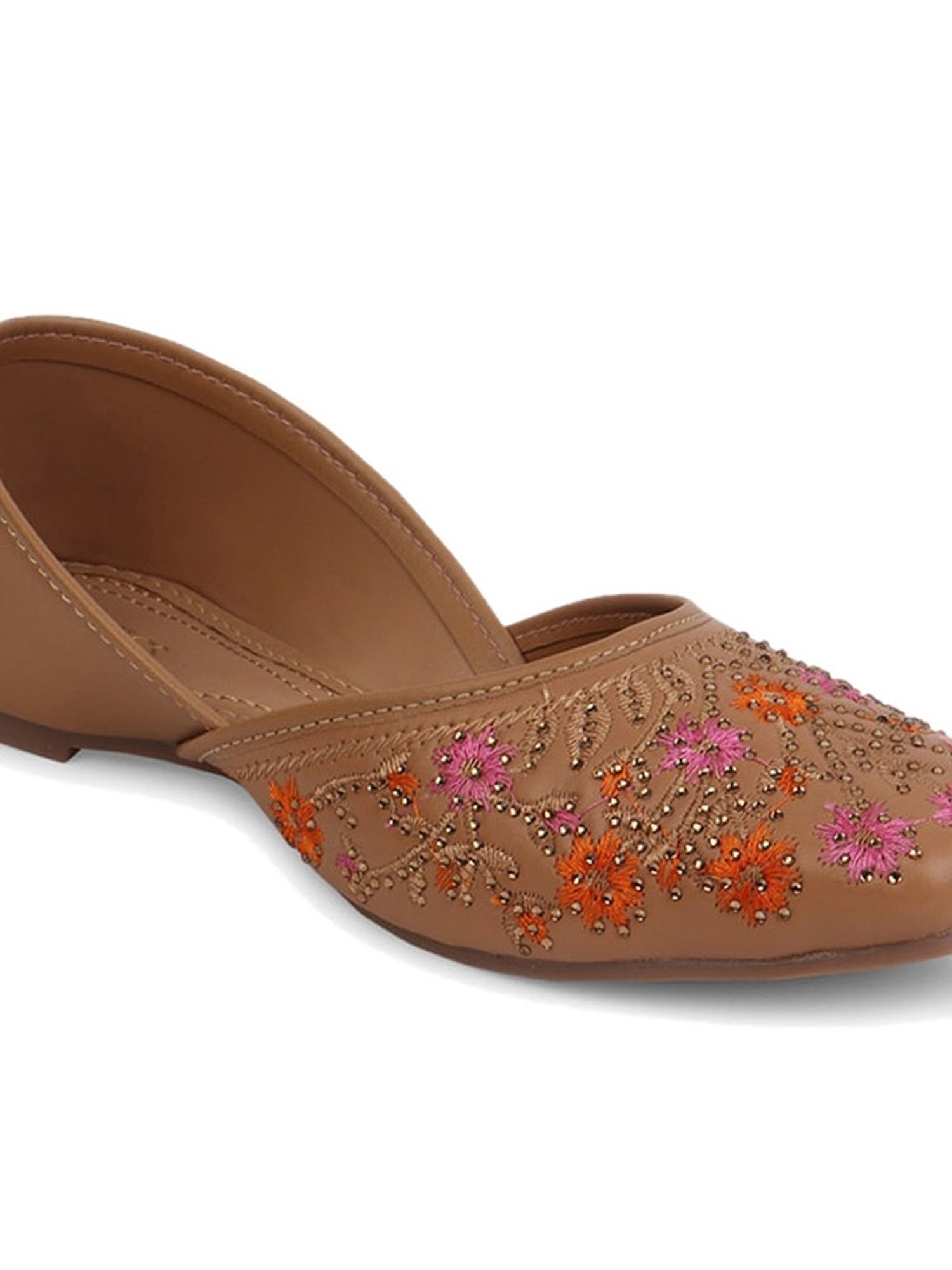 Iconics Women's Brown Ethnic Juttis