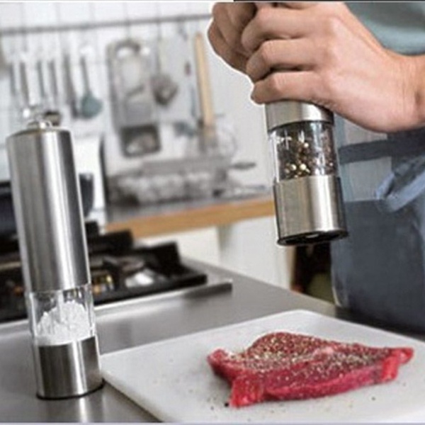 2 PCS Stainless Steel Electronic Salt and Pepper Grinder Pepper Mill and Salt Shaker For Kitchen Or Party Use