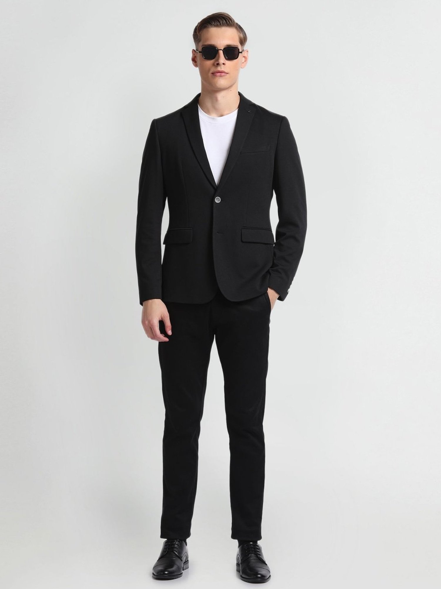 Arrow Sports Green Regular Fit Texture Waistcoat