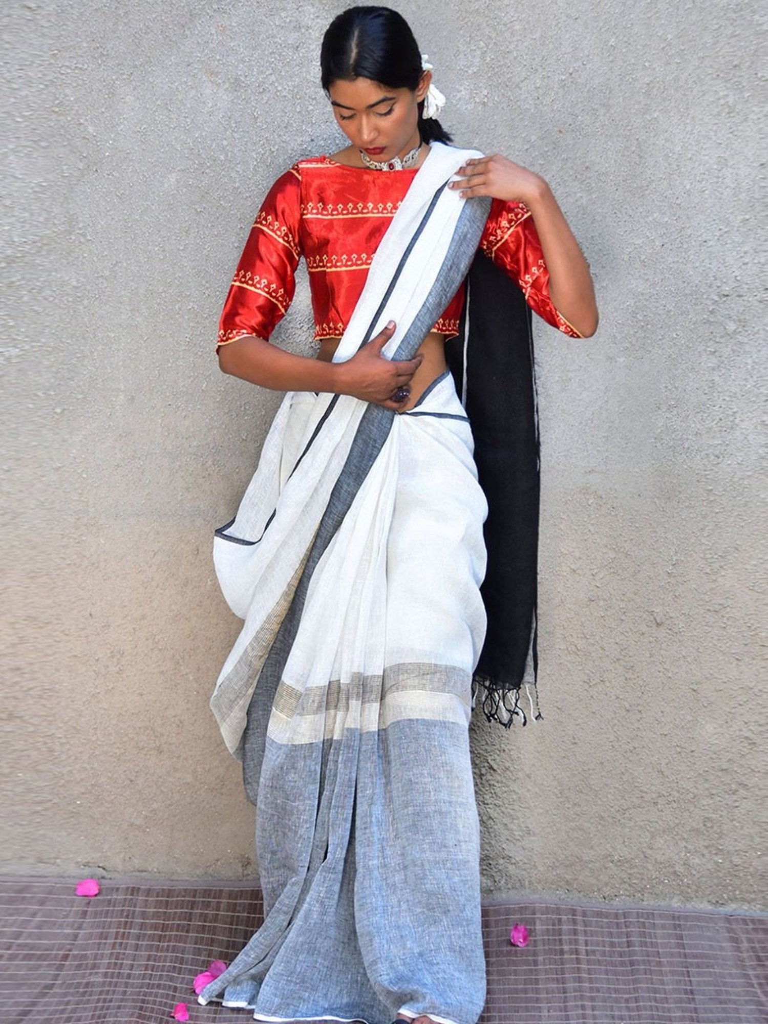 Chidiyaa White Stardust Neoma Handwoven Linen Saree