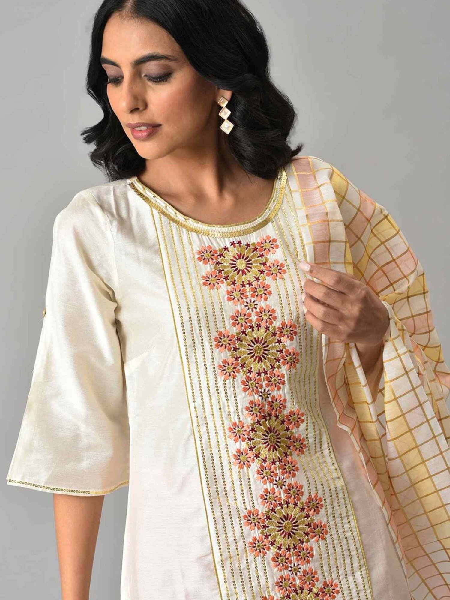 Aurelia White & Peach Embroidered Kurta Pant Set With Dupatta