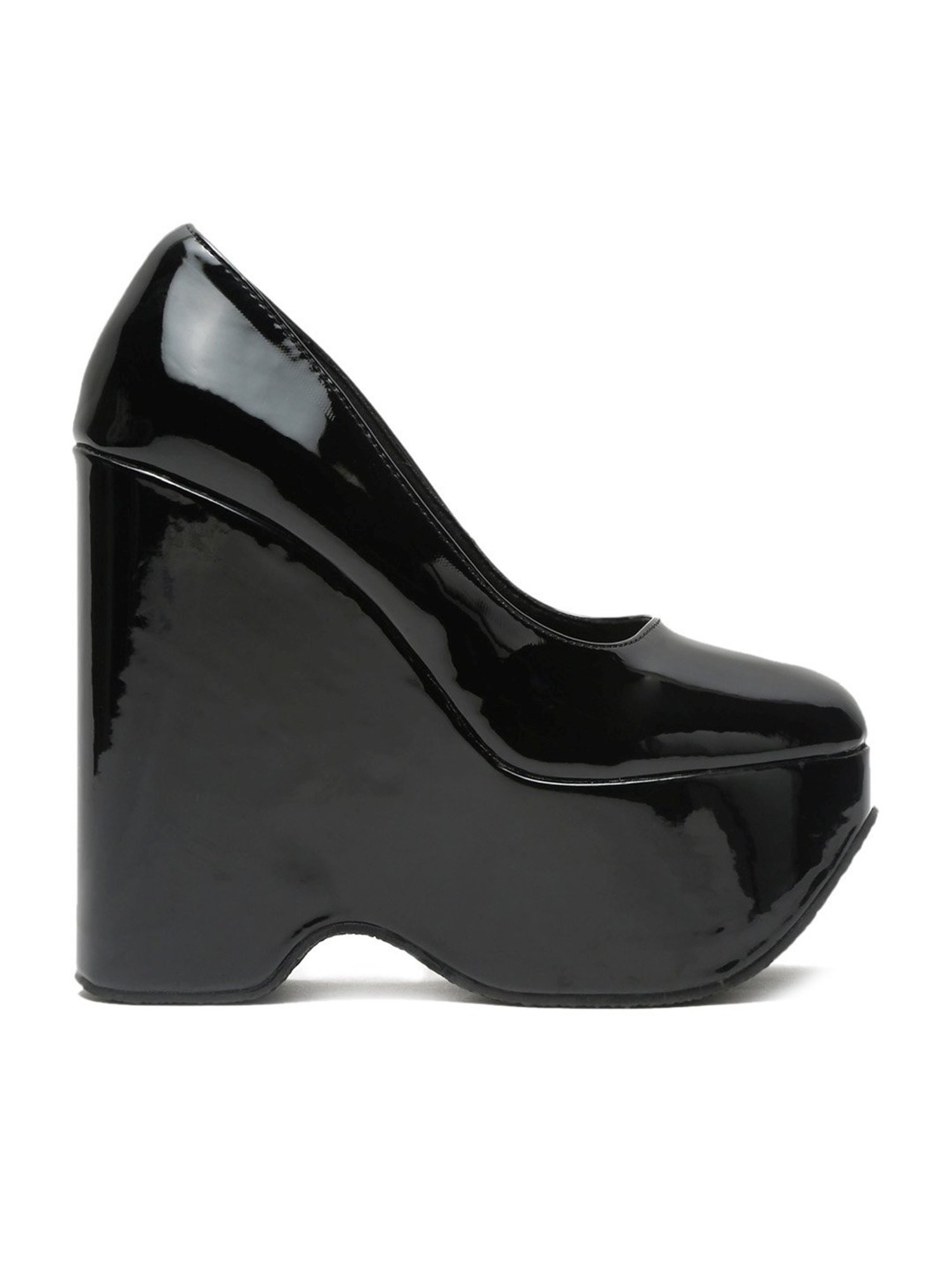 Flat N Heels Women's Black Wedge Pumps