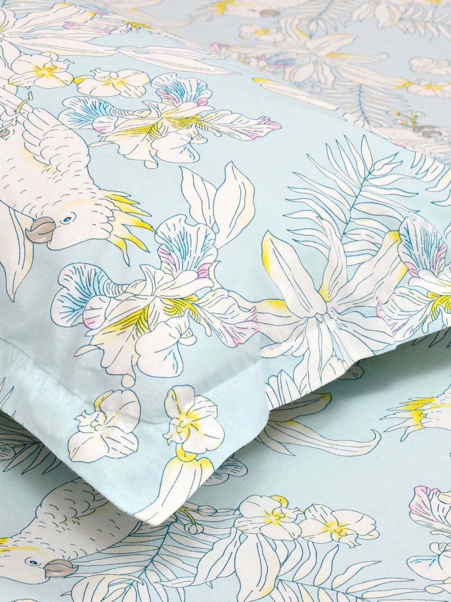 Haus & Kinder blue and Yellow Cotton 144 TC Tropical Bird Printed King Bedsheet with 2 Pillow Covers