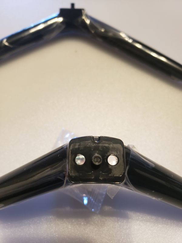 Westinghouse WR50UT4009 Stand Legs W/Screws - NEW