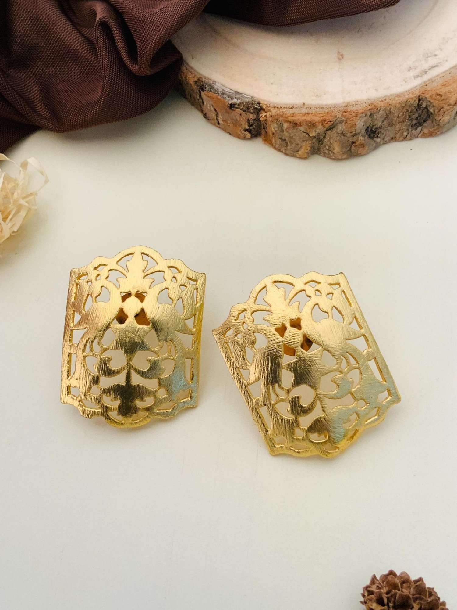 Abdesigns Classic Gold-Plated Stud Earrings