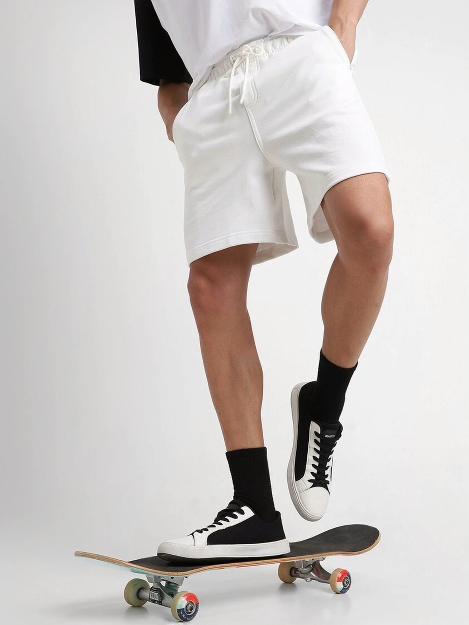 Forever 21 White Regular Fit Shorts