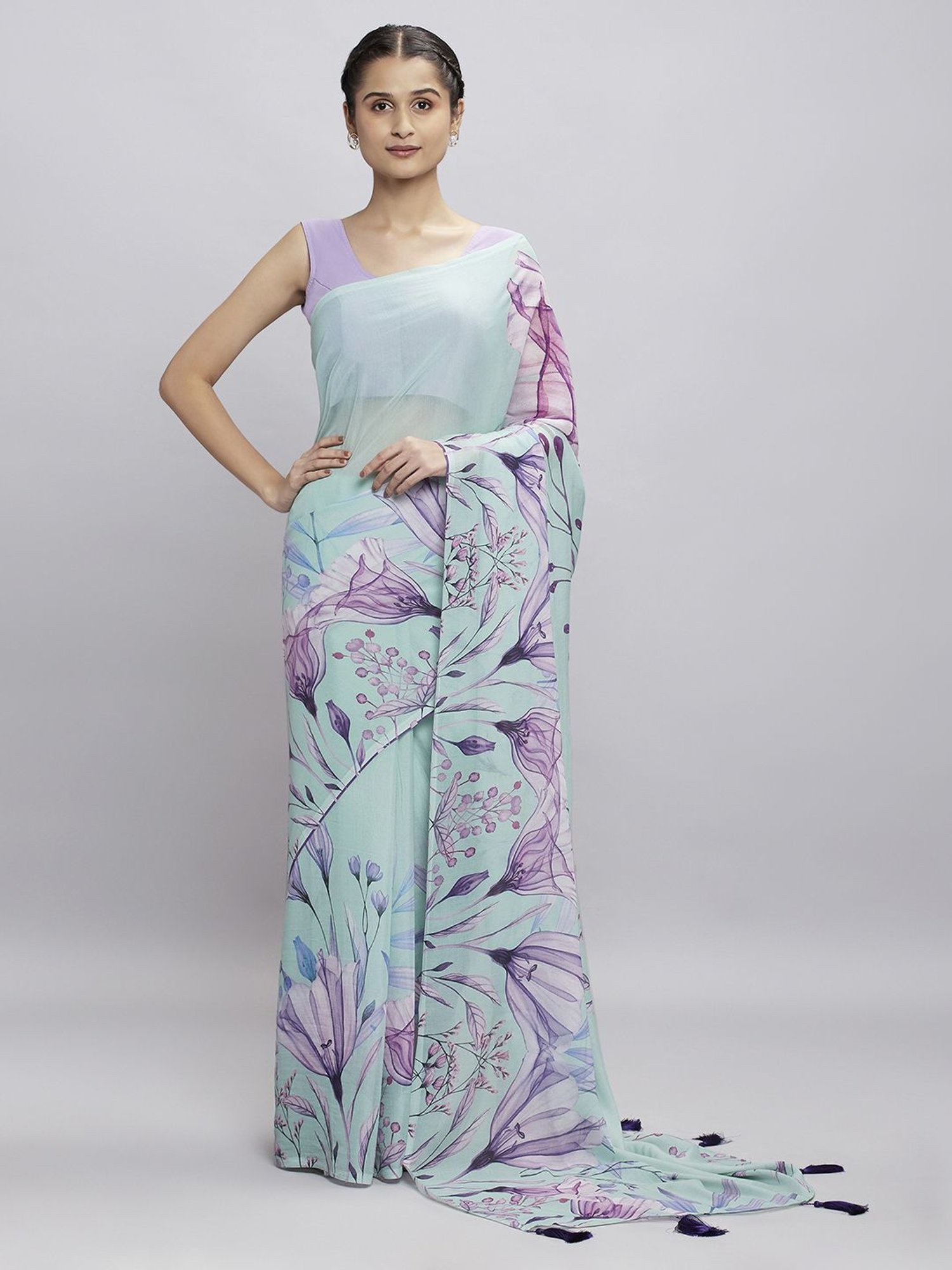 Navyasa Blue Liva Georgette Floral Printed Saree With Coordinated Unstitched Blouse Piece
