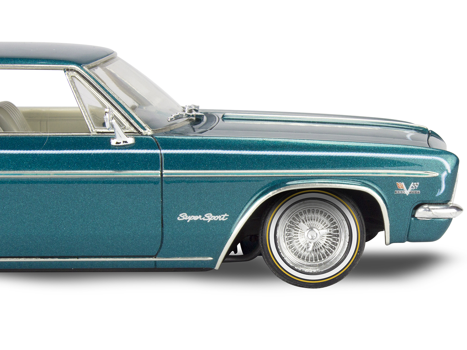 Level 4 Model Kit 1966 Chevrolet Impala SS 396 2-in-1 Kit 1/25 Scale Model by Revell