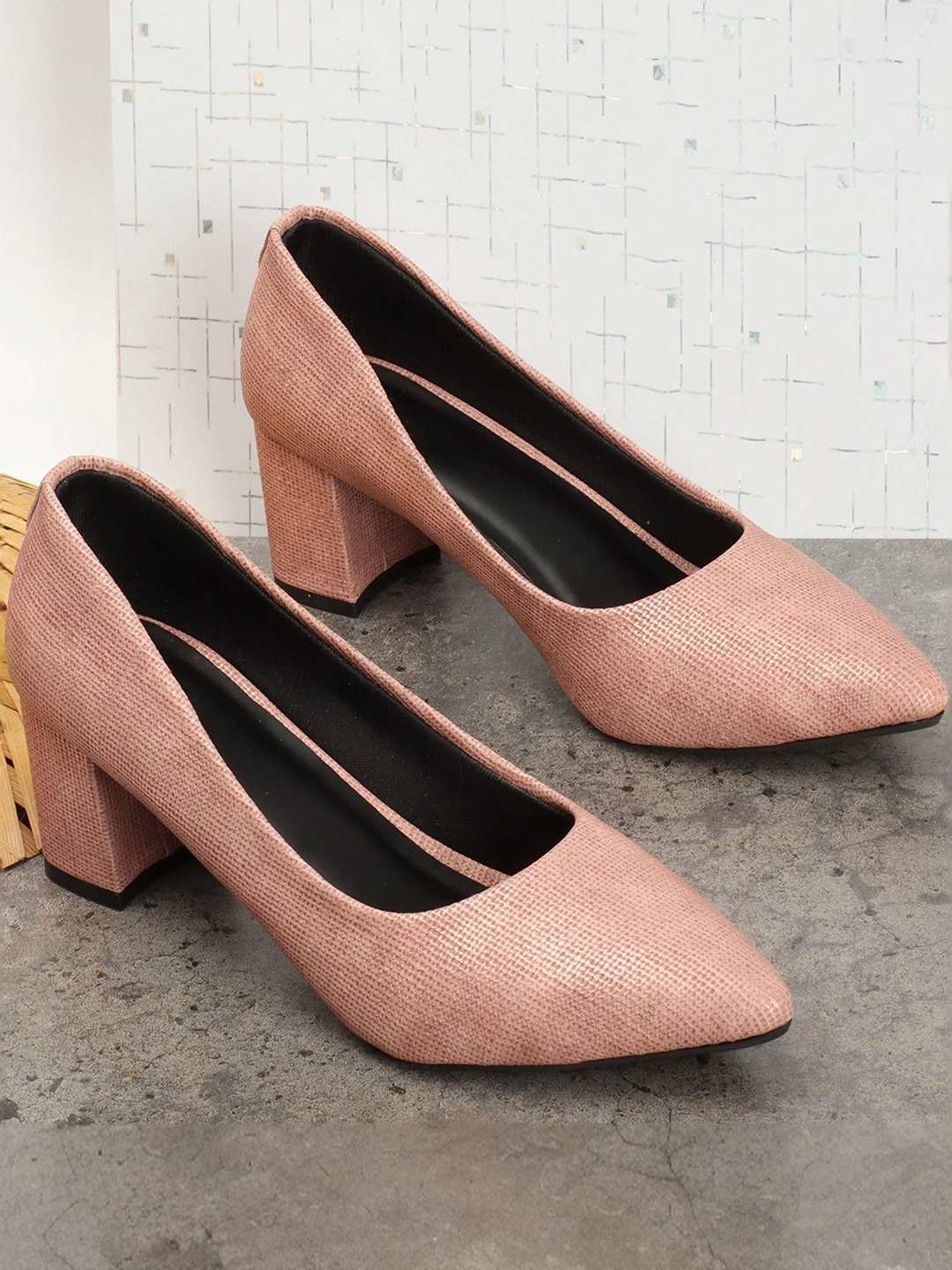 Carlton London Women's Peach Casual Pumps