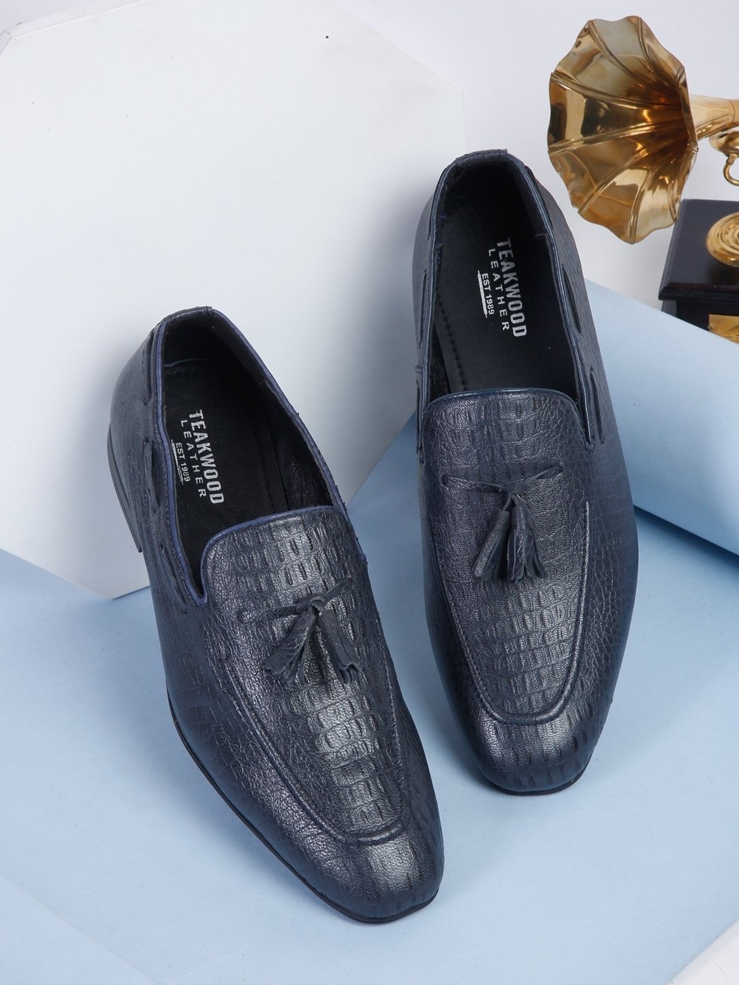 Teakwood Leathers Men's Blue Boat Shoes