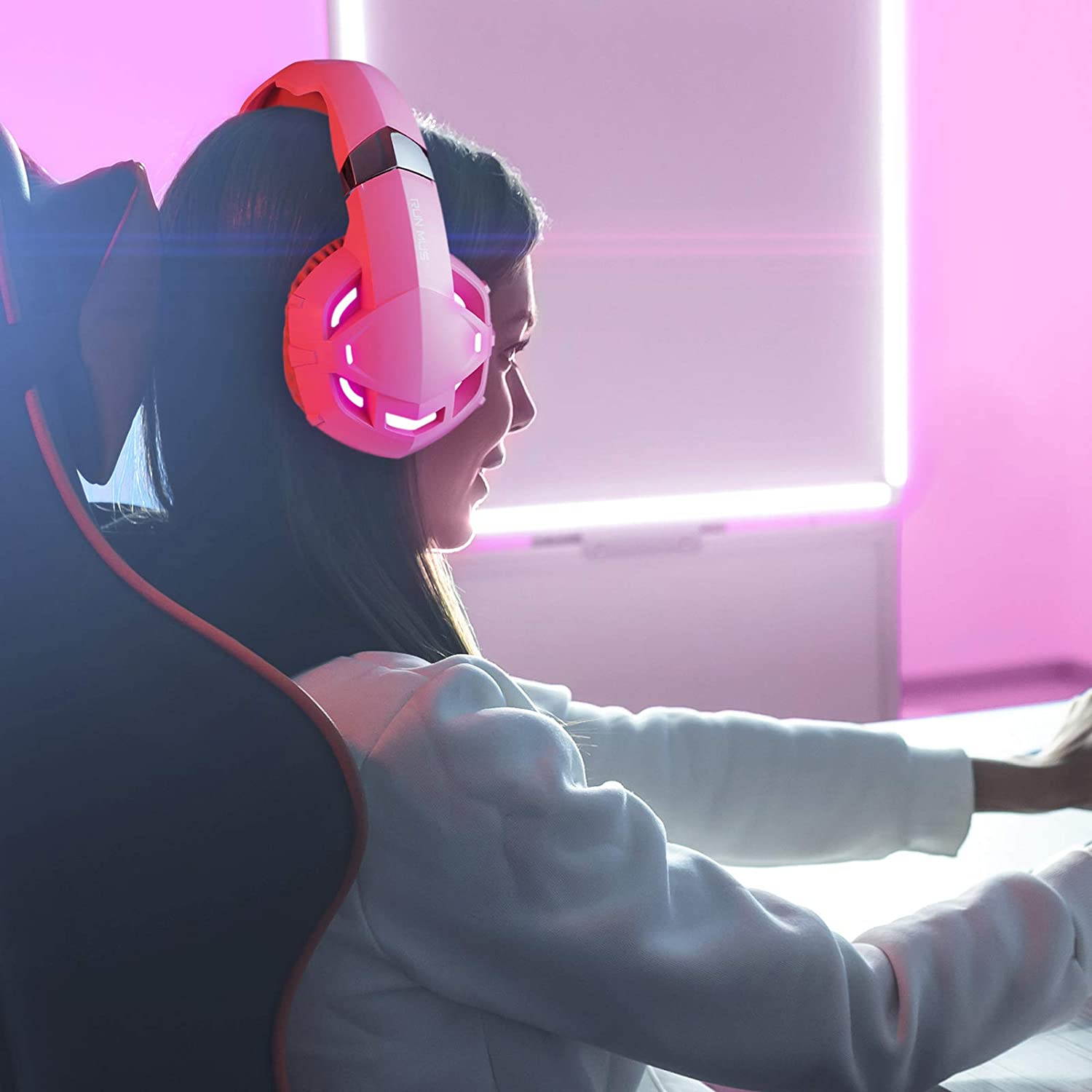 Mad Catz F.R.E.Q. 4 Circumaural Gaming Headset