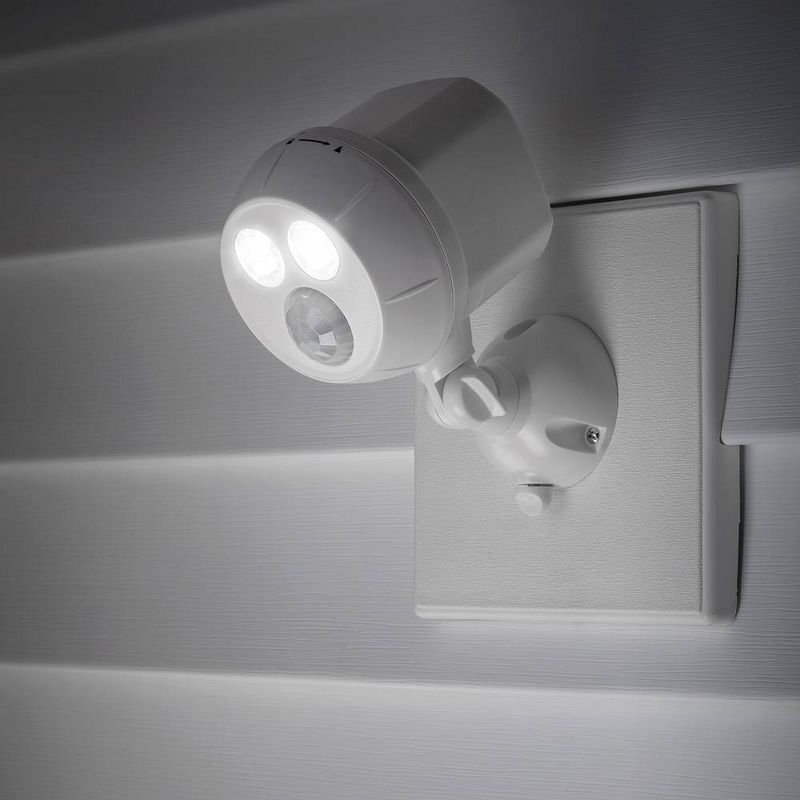 LED Solar Single Direction Outdoor Wall Light - Techko Kobot