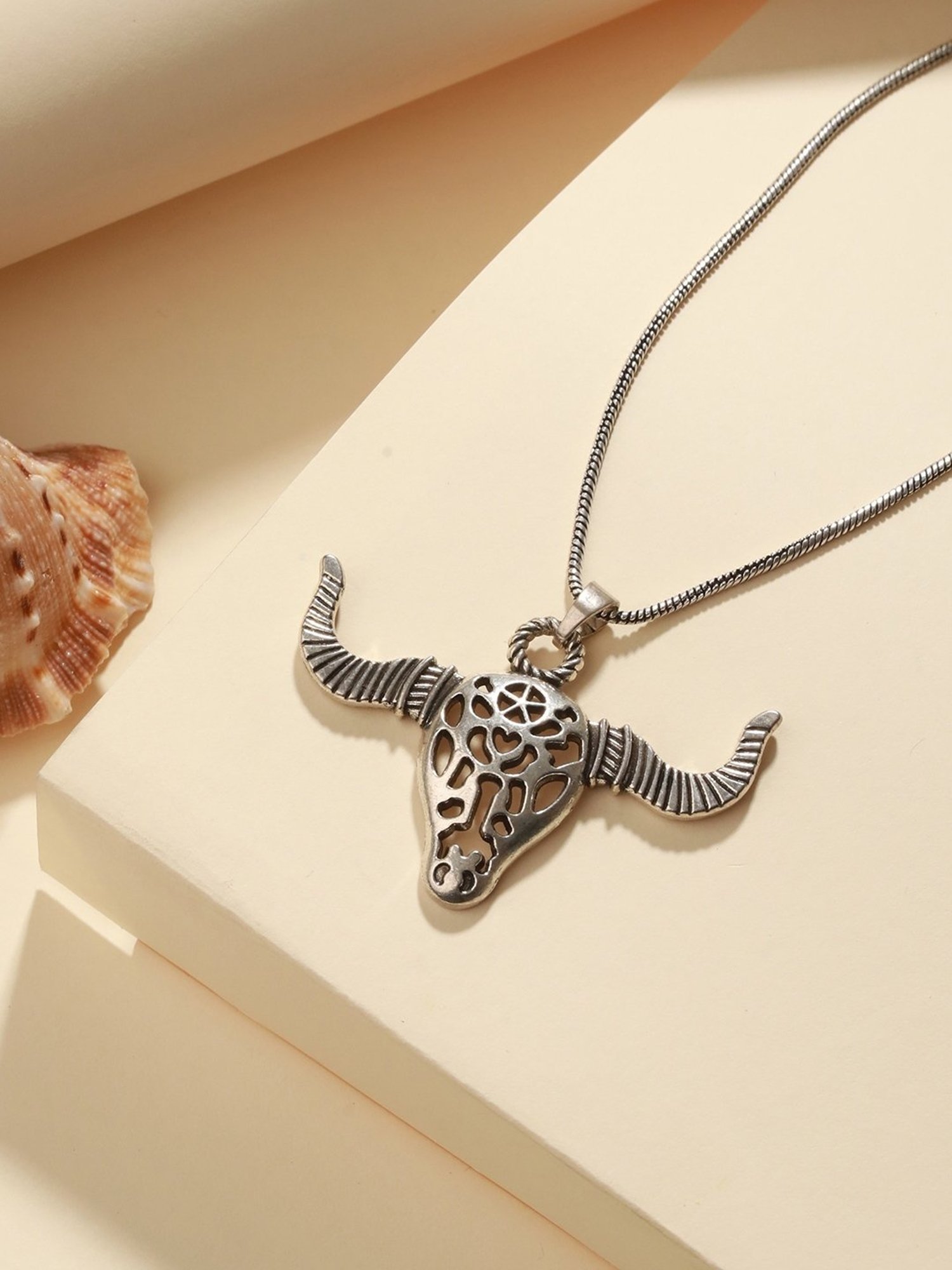 Bold by Priyaasi Bull's Head Black Casual Pendant With Chain for Men