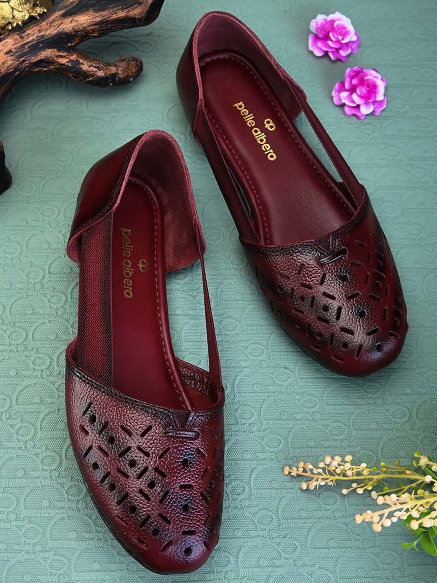 Pelle Albero Women's Maroon Flat Ballets