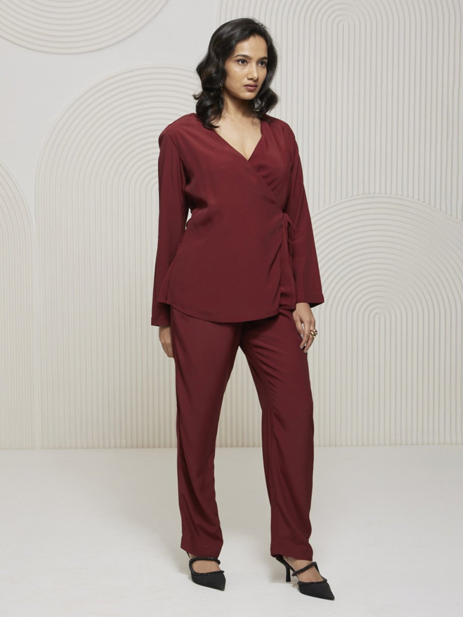 Artagai Beige Co-Ord Set with Notch Collar Kurta and Straight Pants