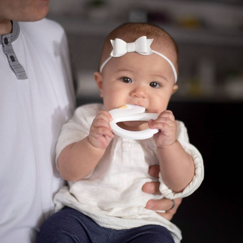 Bumkins Silicone Teether Swan
