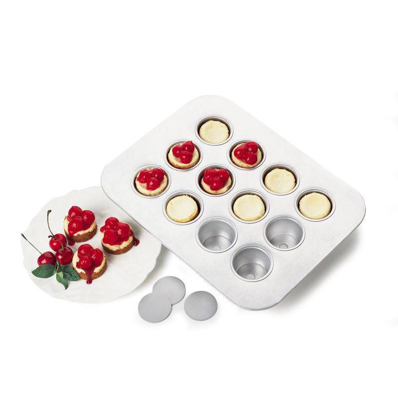 Nordic Ware Natural Aluminum Commercial Hi-Dome Covered Pie Pan