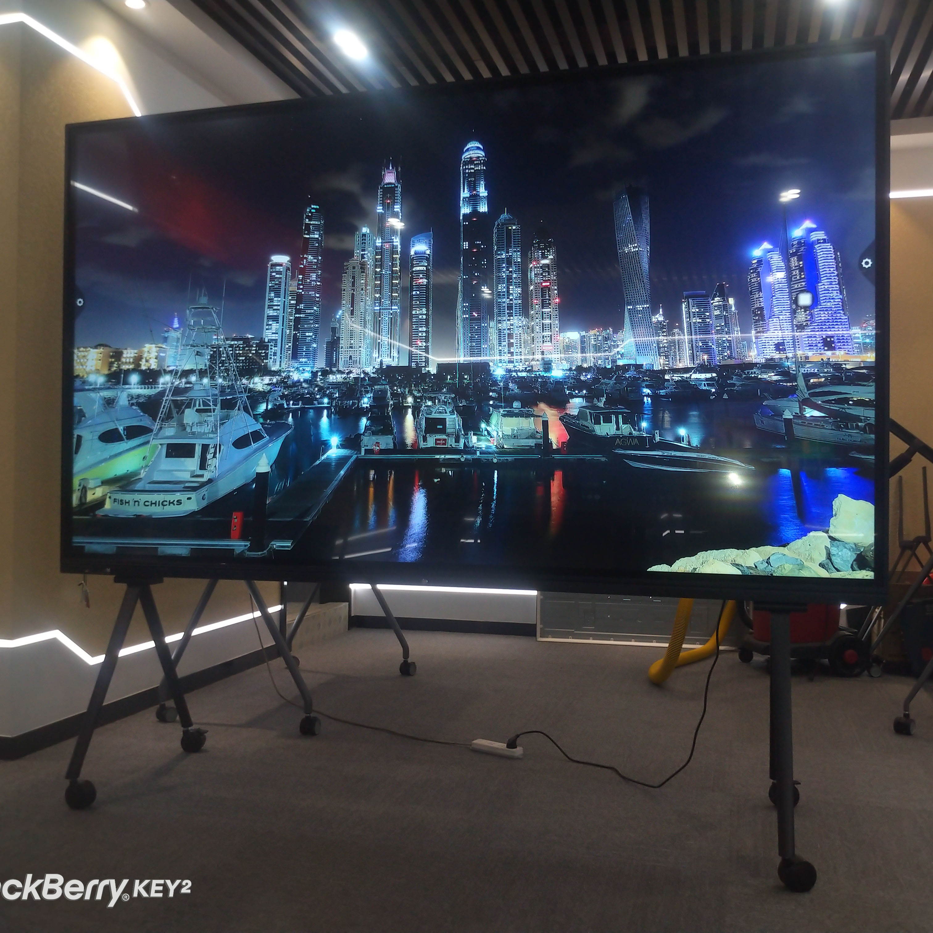 98 Inch Android Smart 4K LED TV Digital Signage Display, High Contrast with Full Array LED Back Light