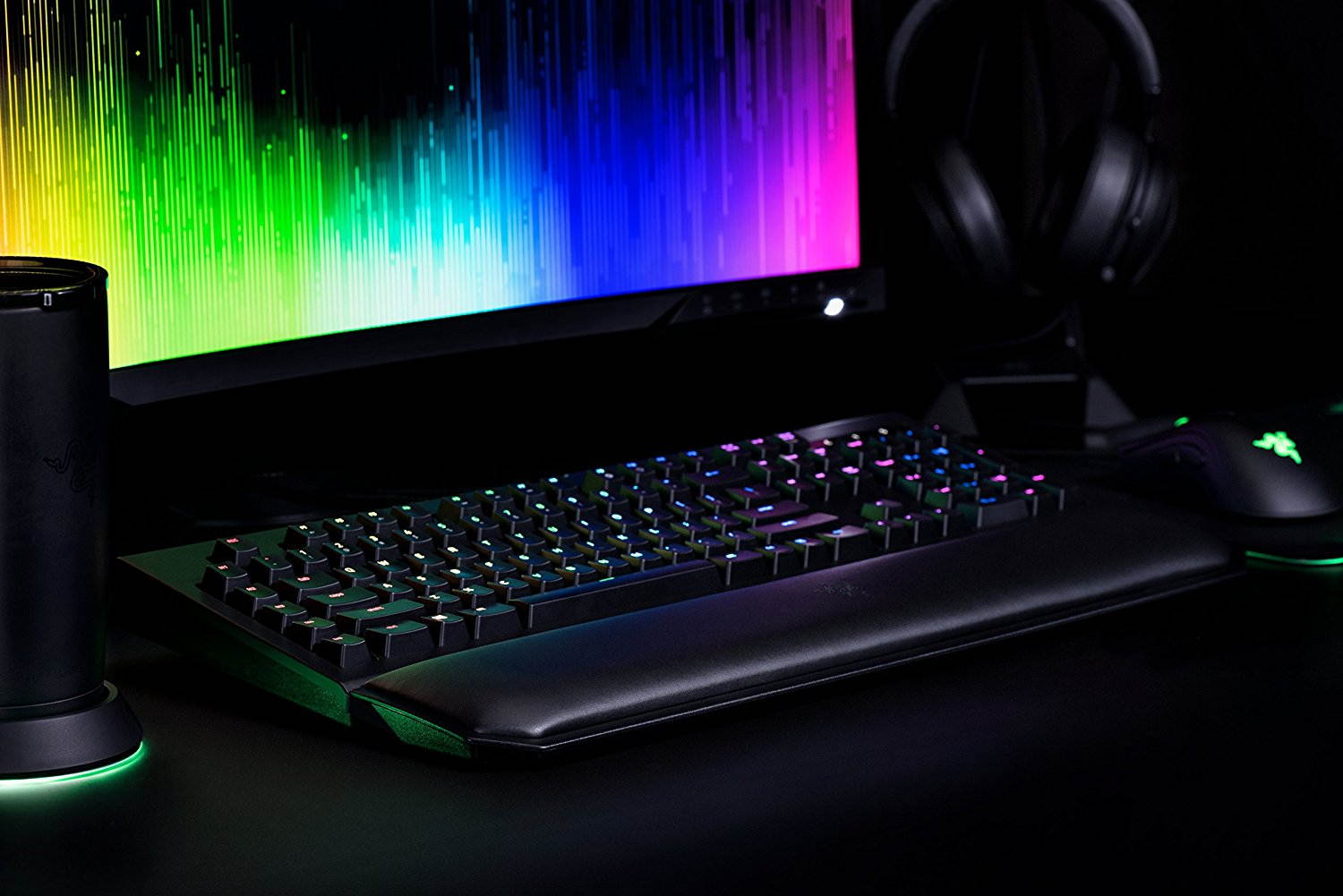 Razer BlackWidow Chroma V2 - RGB Mechanical Gaming Keyboard - Ergonomic Wrist Rest - Tactile & Silent Razer Orange Switches