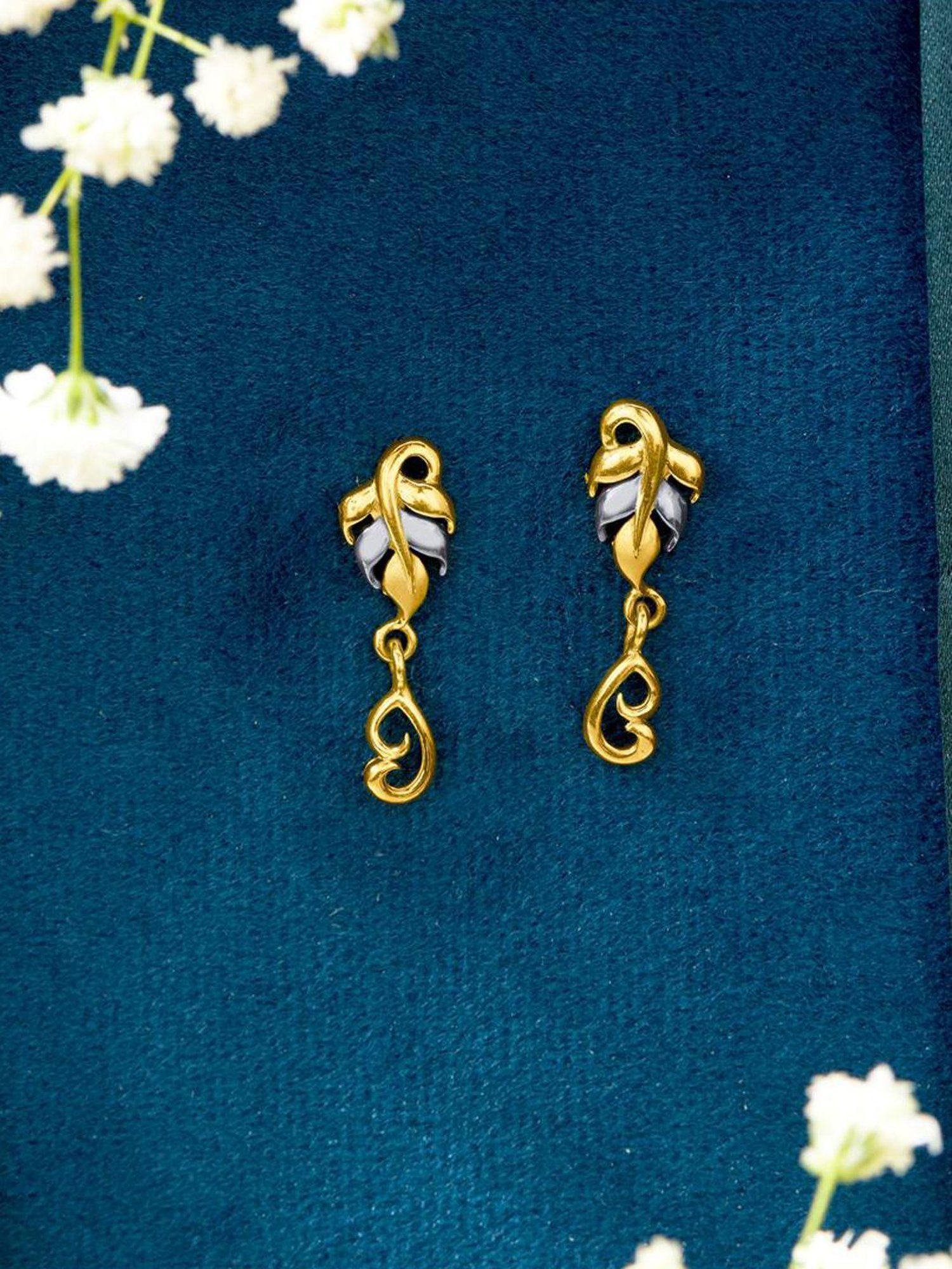 P.N.Gadgil Jewellers 22 Karat (916) BSI Hallmarked Yellow Gold Twist of Nature DanglerEarring