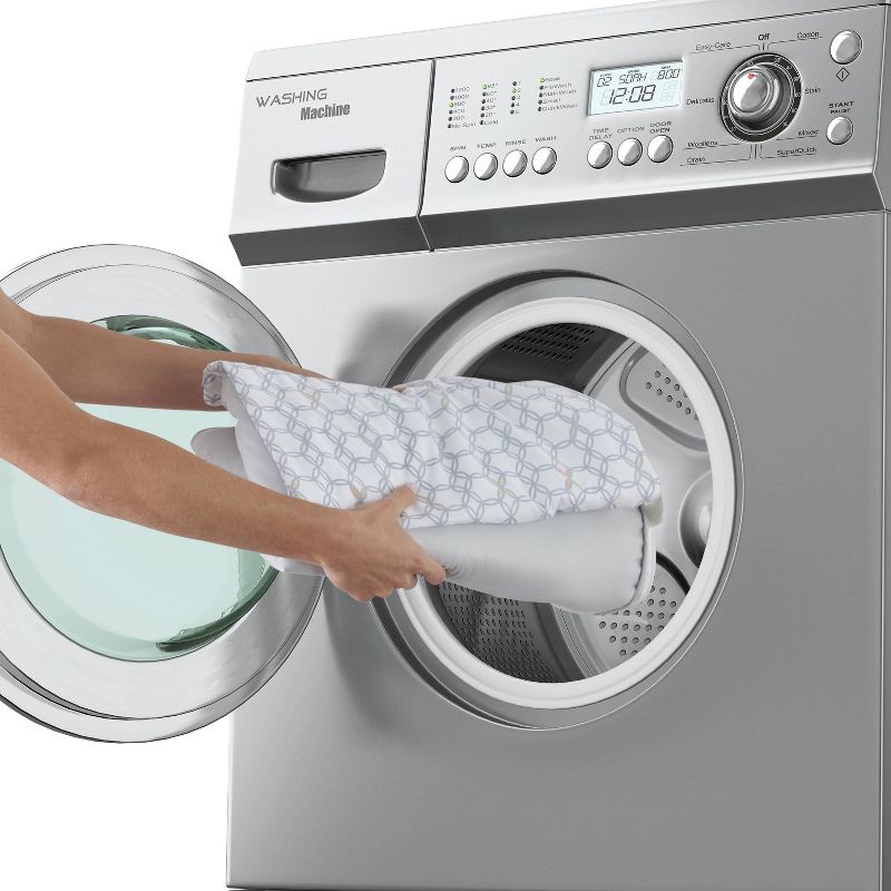 Simmons Kids' Silent Auto Gliding Deluxe Bassinet - Embossed Paisley