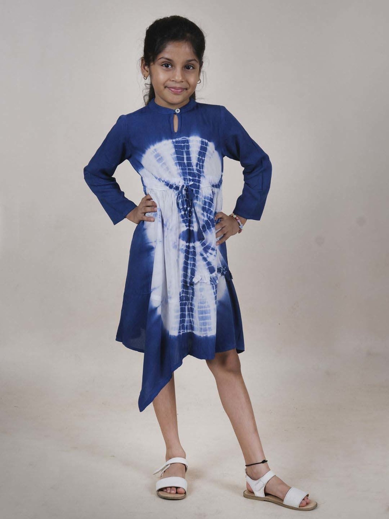 Kiddopanti Girls Blue & White Printed Full Sleeves Casual Dresses