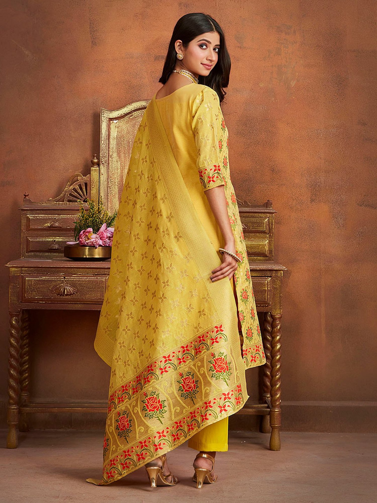 Ishin Yellow Printed Kurta With Pant & Dupatta