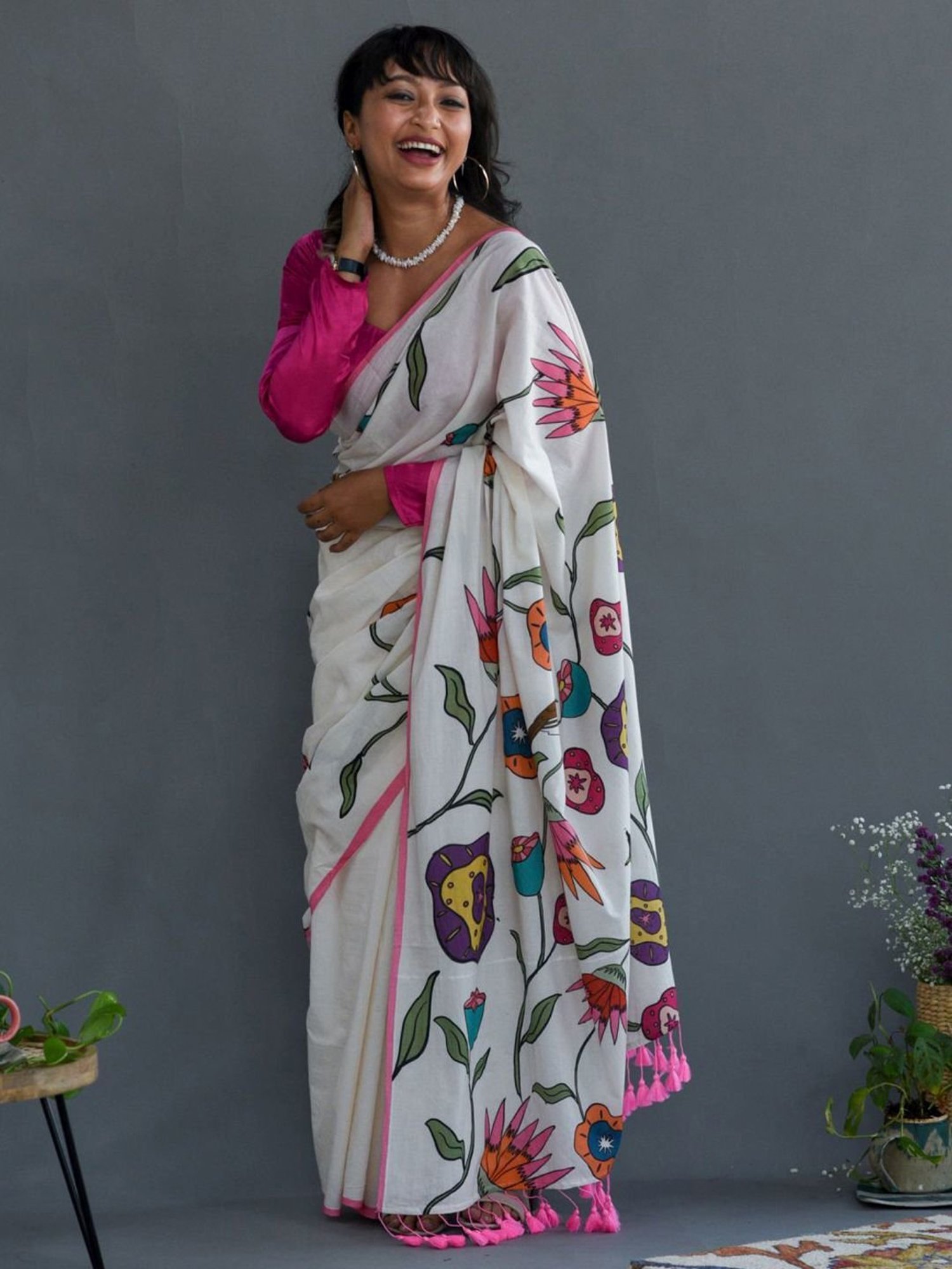 Suta White Cotton Floral Print Saree Without Blouse
