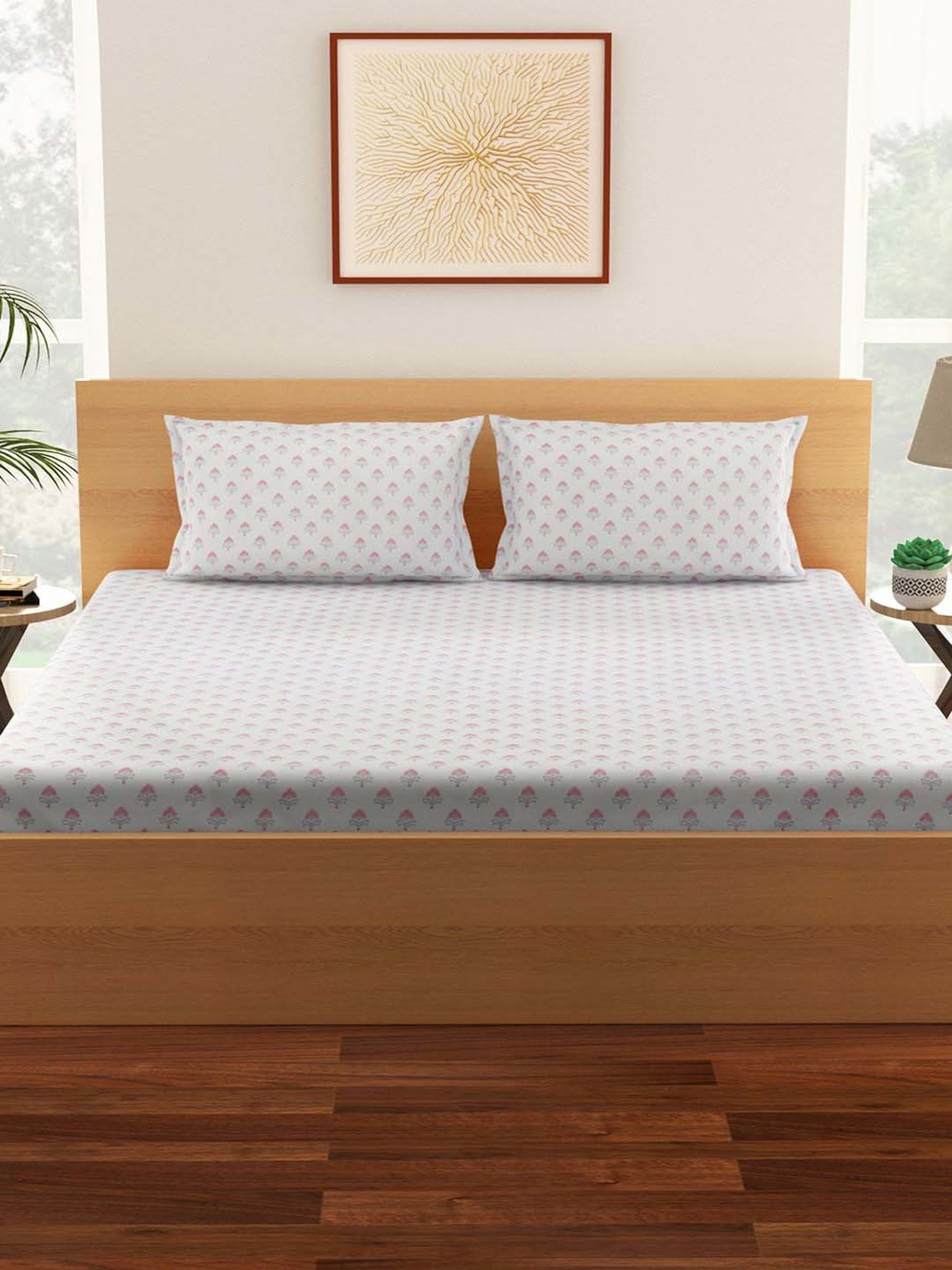 Living Scapes by Pantaloons Pink Cotton 144 TC King Bed Sheet with 2 Pillow Covers