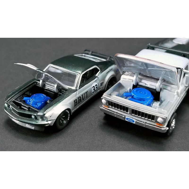 Ford F-350 Ramp Truck & 1969 Ford Mustang Trans Am #33 "Brut" (Allan Moffat's) 1/64 Diecast by Greenlight for ACME 51271