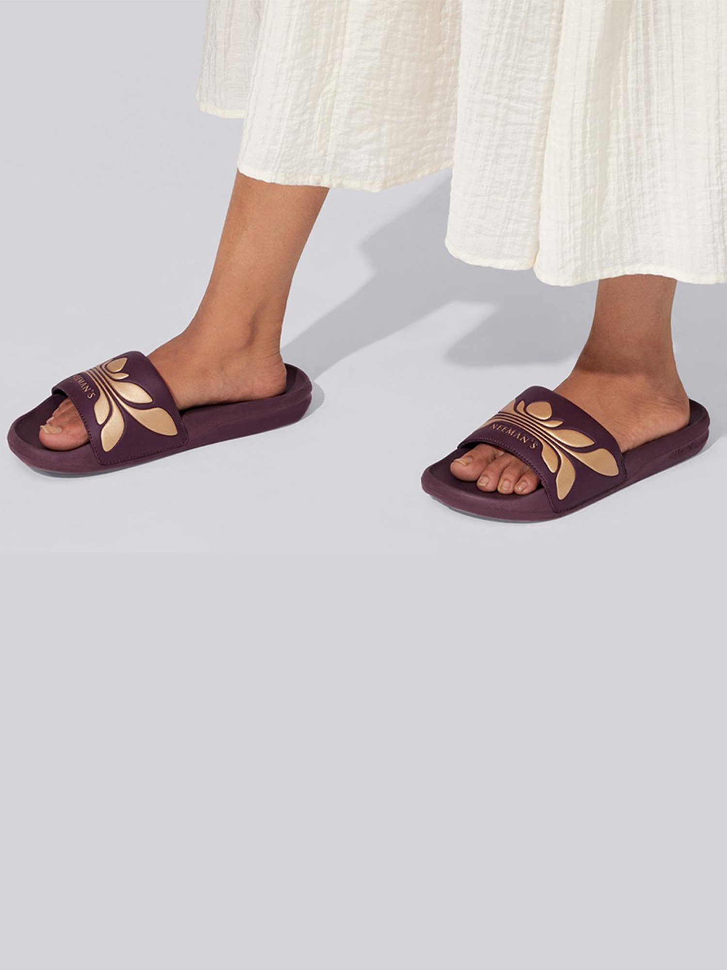 Neemans Women's Red Plum Slides