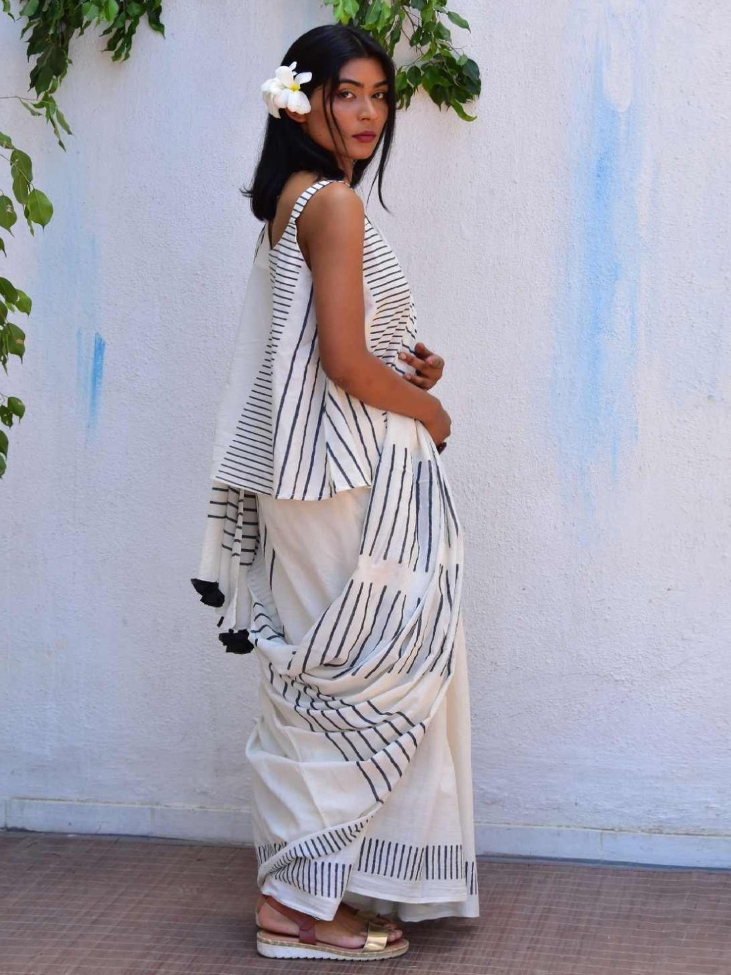 Chidiyaa White Vanilla Moon Pearl Essence Hand Block Printed Mulmul Cotton Saree