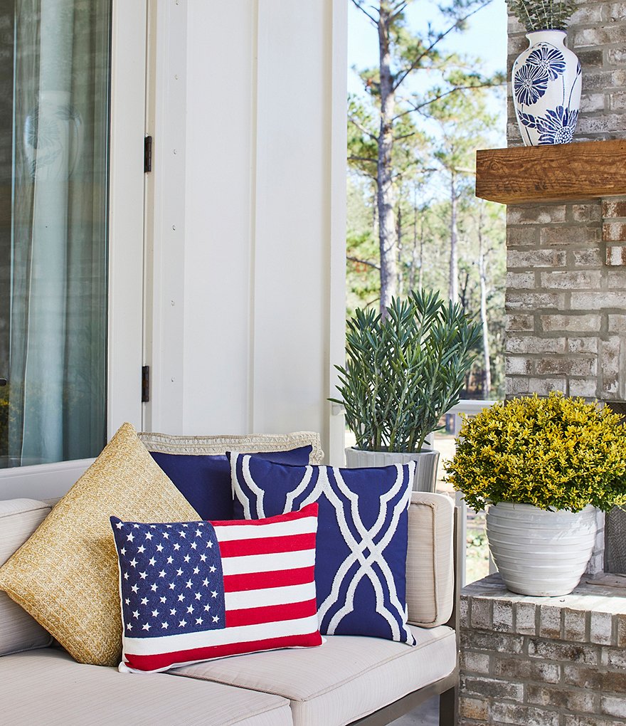 Southern Living Summer Shop Collection Florella Vase