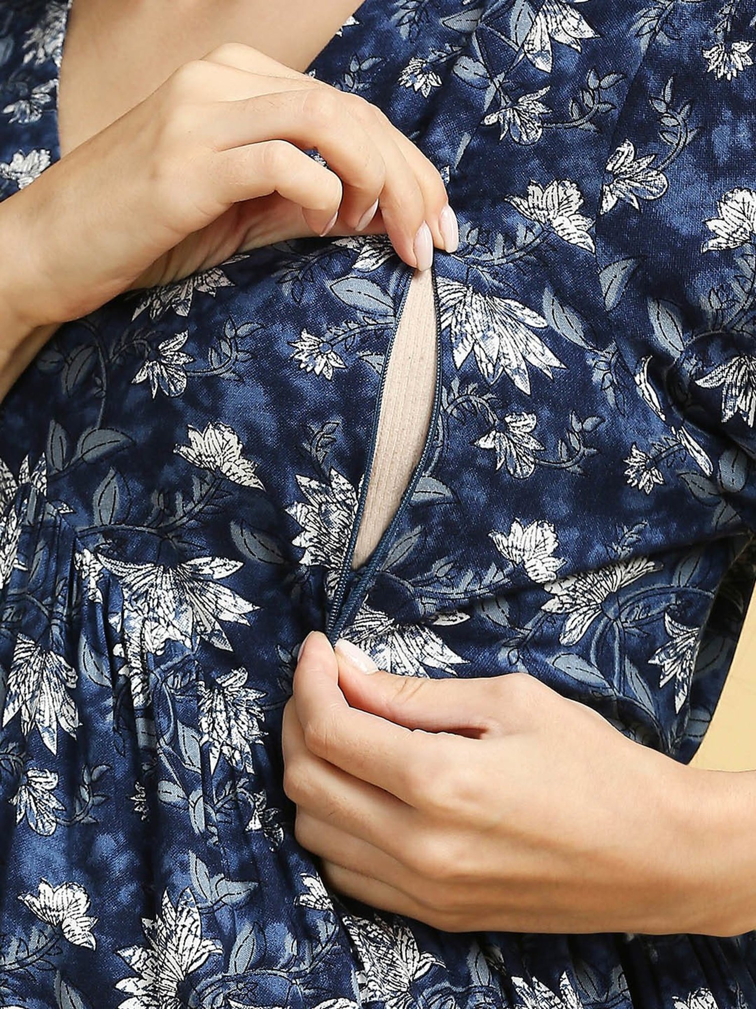 MomToBe Blue Rayon Floral Print Maternity Midi Dress