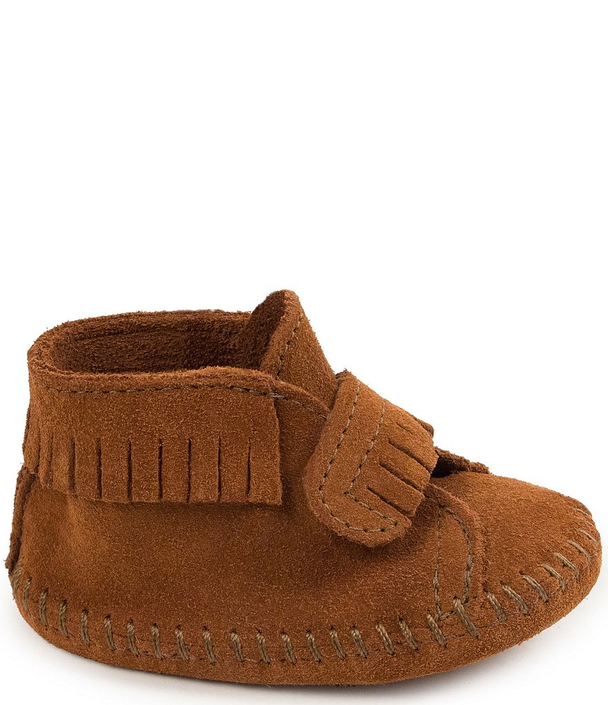 Minnetonka Kids' Front Strap Bootie Crib Shoe (Infant)