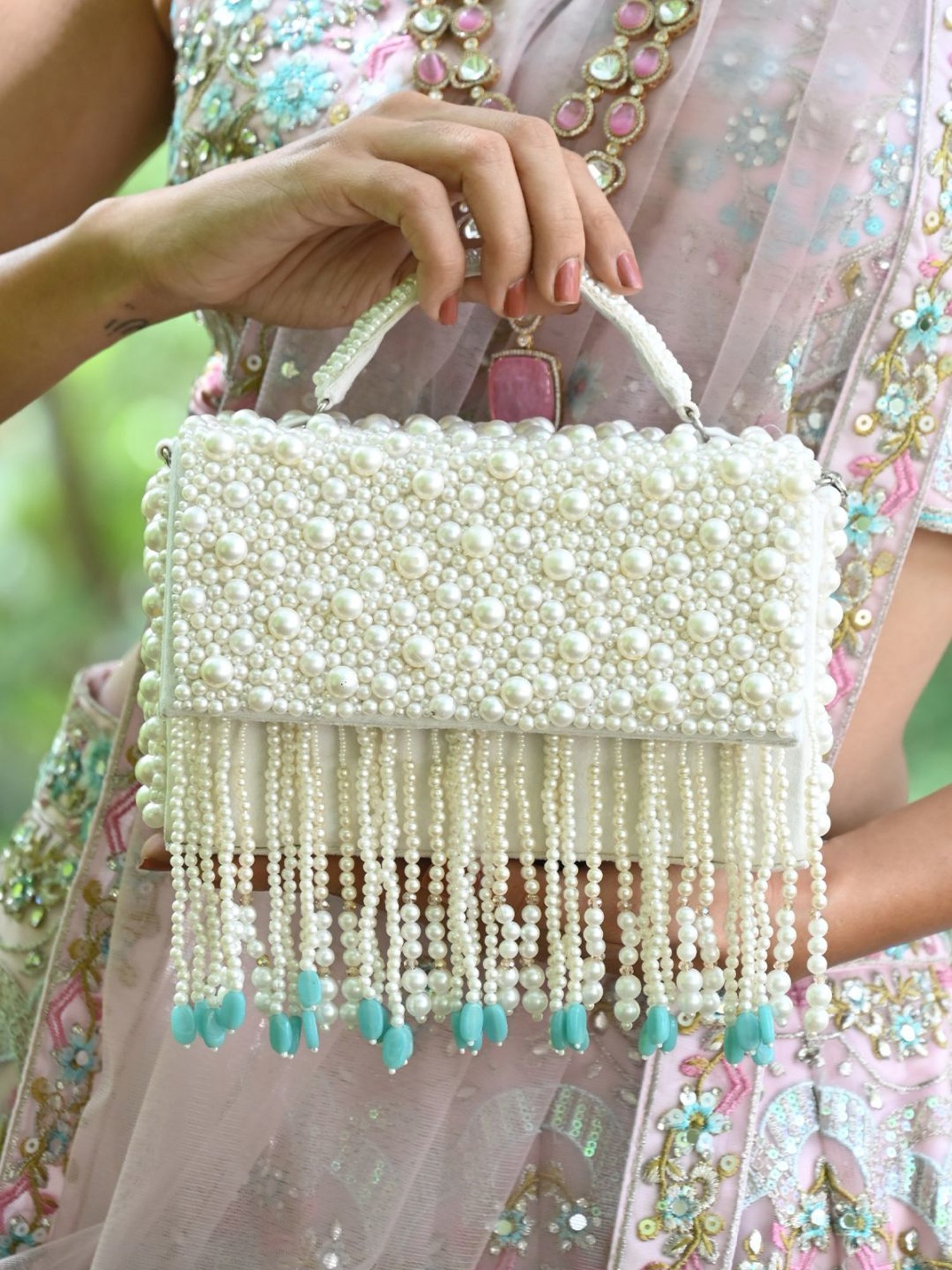 Estee & Lilly Turn Key Closure Clutch - Black