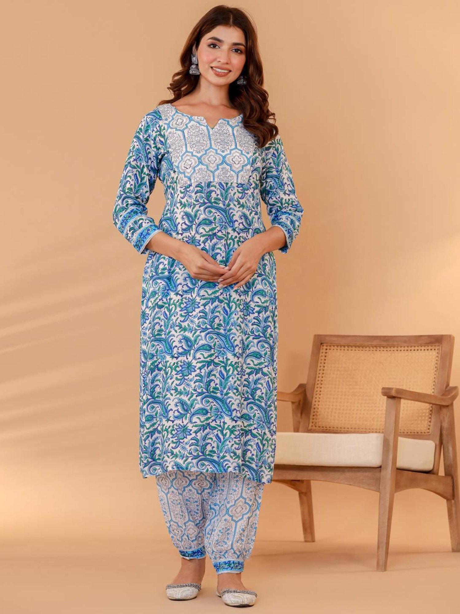 READIPRINT FASHIONS Blue Floral Print Kurta Salwaar Set With Dupatta