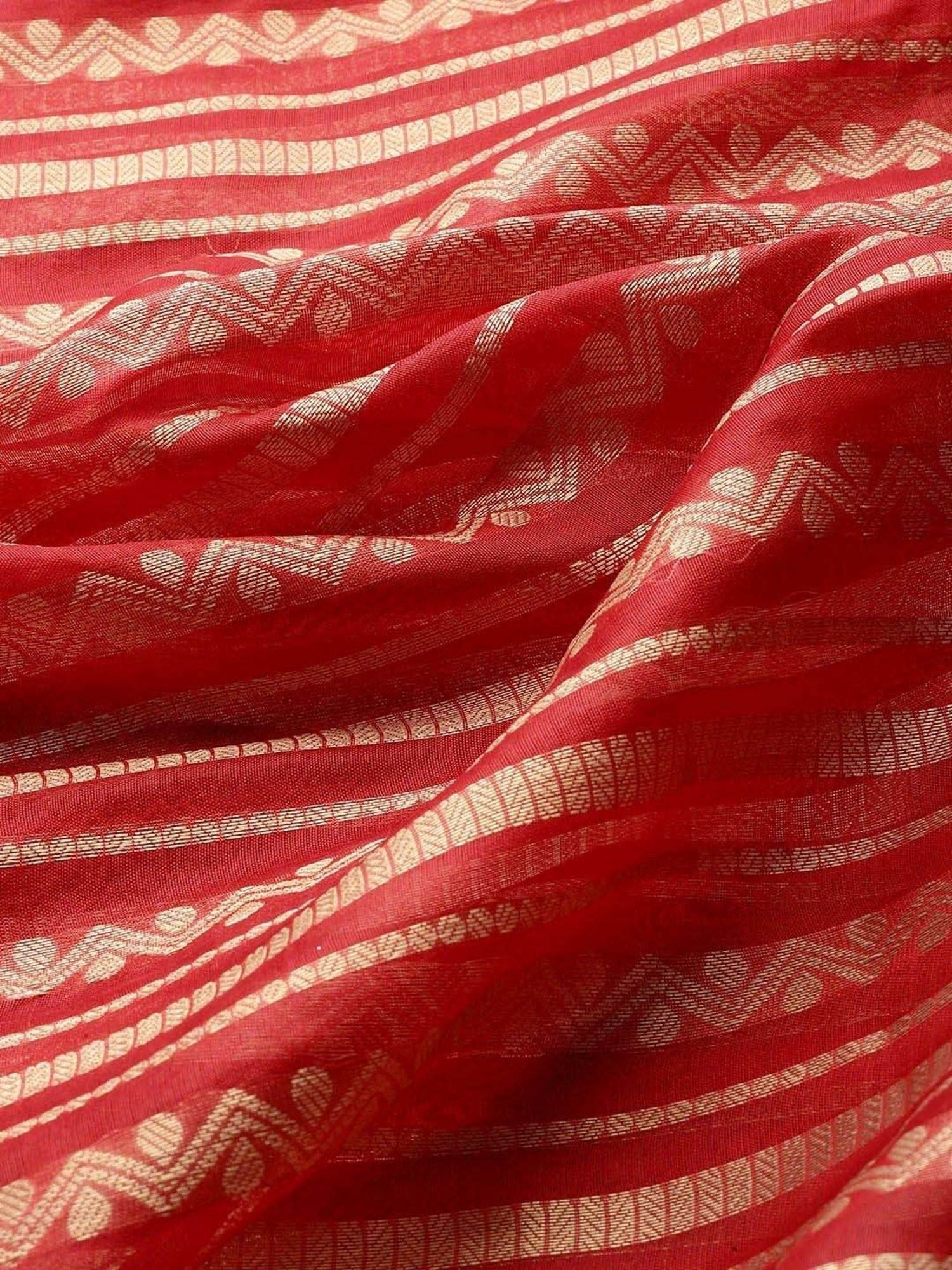 Silk Land Red & Green Woven Saree With Unstitched Blouse