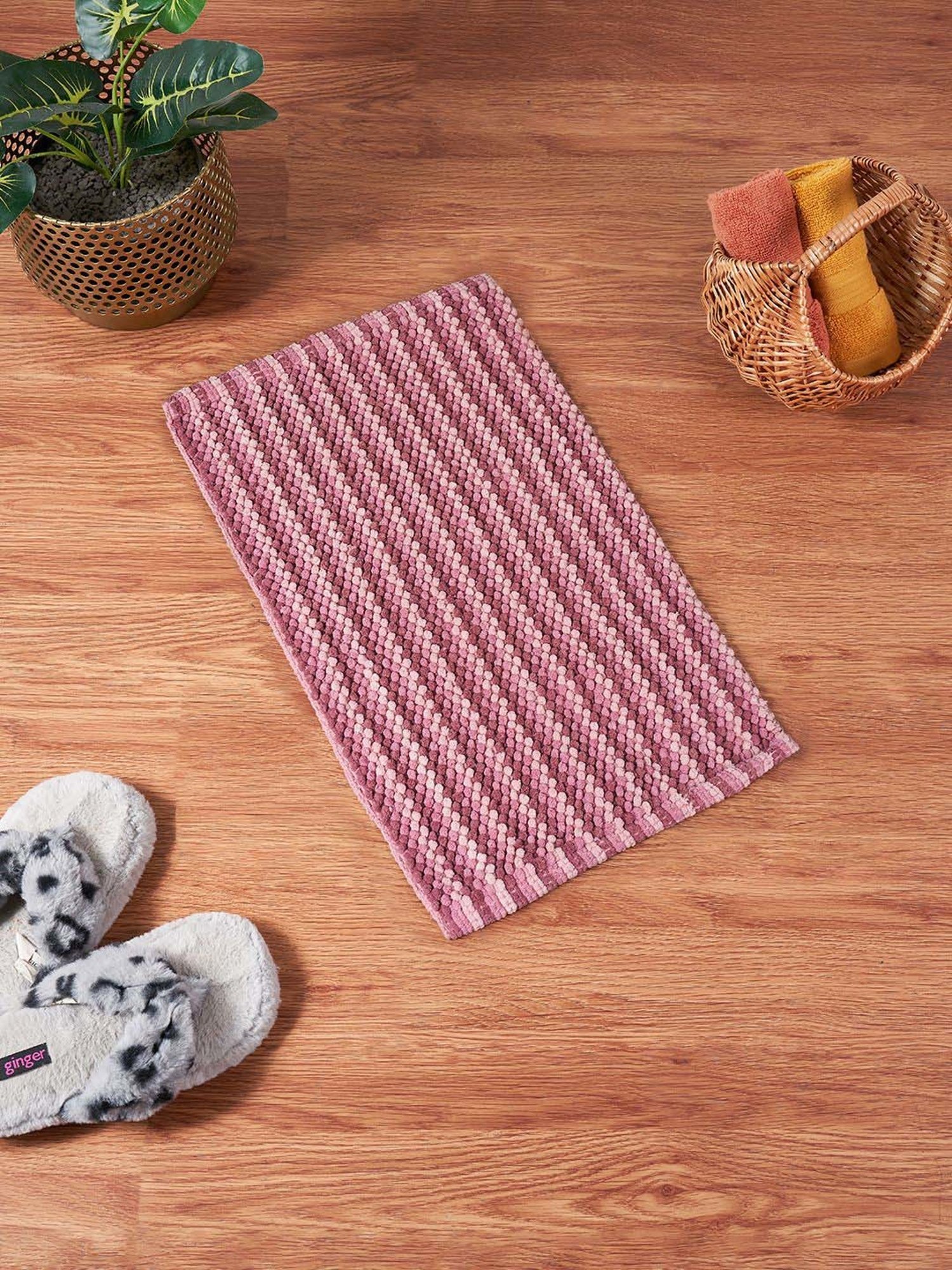 Living Scapes by Pantaloons Dusty Pink Woven Hot Melt Latex Backing Bath Mat