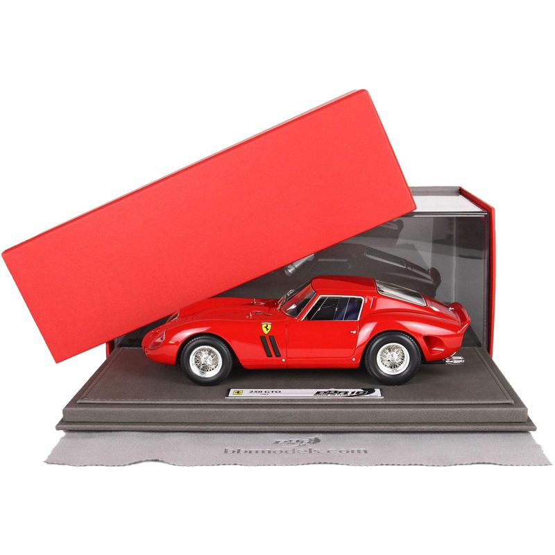 1962 Ferrari 250 GTO Red with DISPLAY CASE Limited Edition to 300 pieces Worldwide 1/18 Model Car by BBR