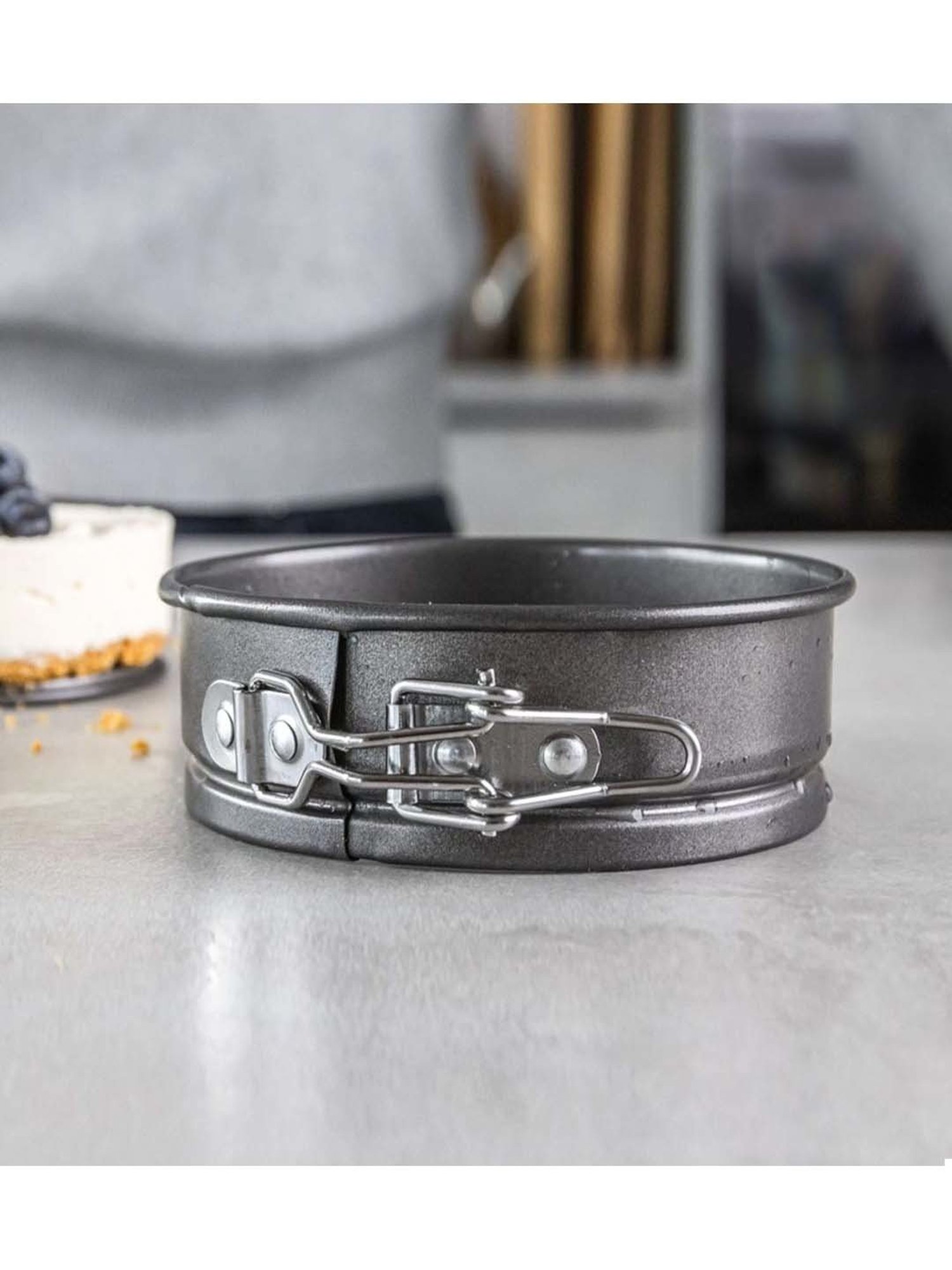 MasterClass Grey Carbon Steel Non-Stick Base Cake Pan