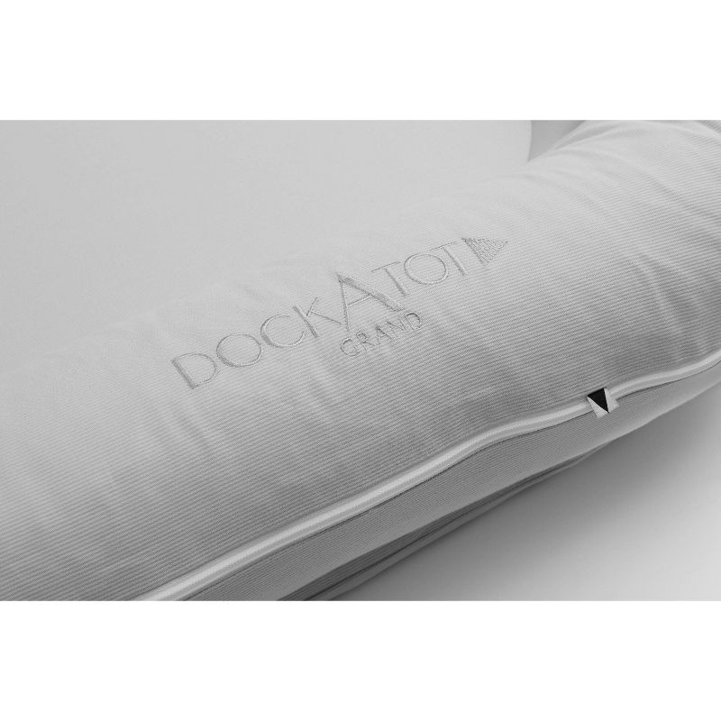 Simmons Kids' Silent Auto Gliding Deluxe Bassinet - Embossed Paisley