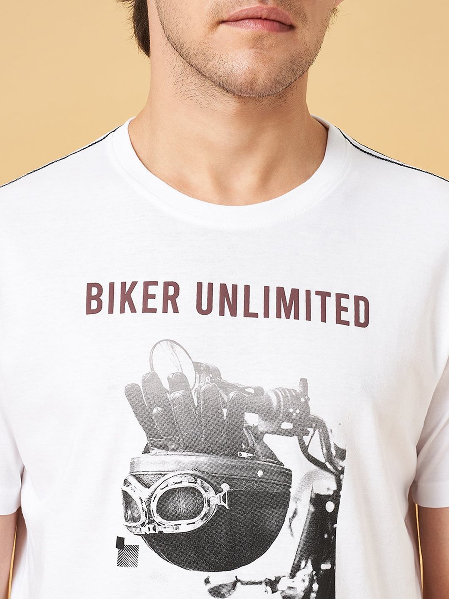 Sf Jeans By Pantaloons White Slim Fit Printed T-Shirt