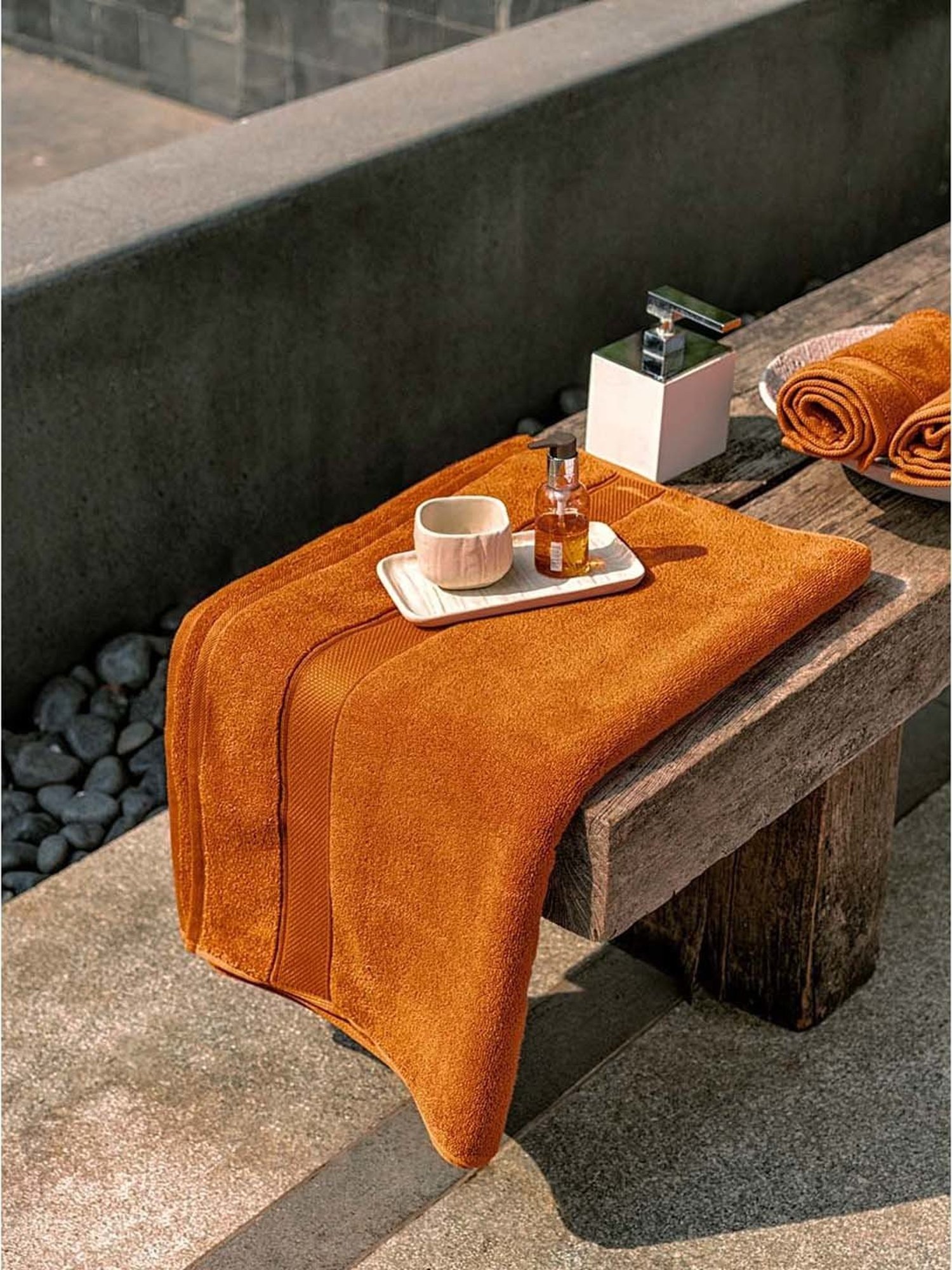DDECOR Live beautiful Orange Cotton 650 GSM Bath Towel - Set of 1